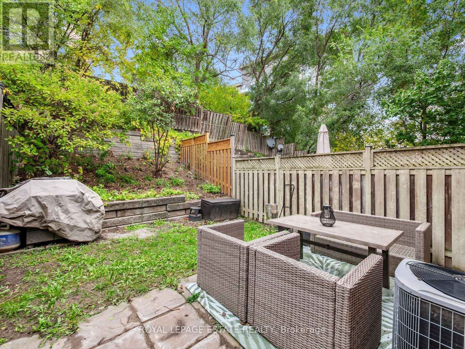 40 Bell Manor Drive, Toronto, Ontario  M8Y 0A4 - Photo 26 - W12475767