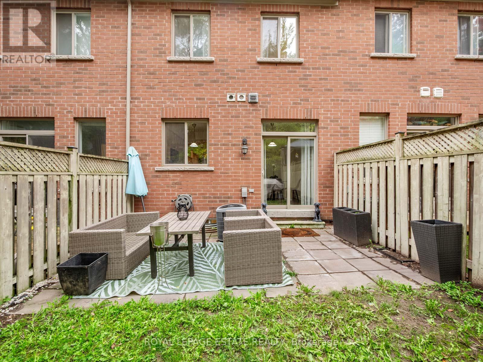 40 Bell Manor Drive, Toronto, Ontario  M8Y 0A4 - Photo 27 - W12475767