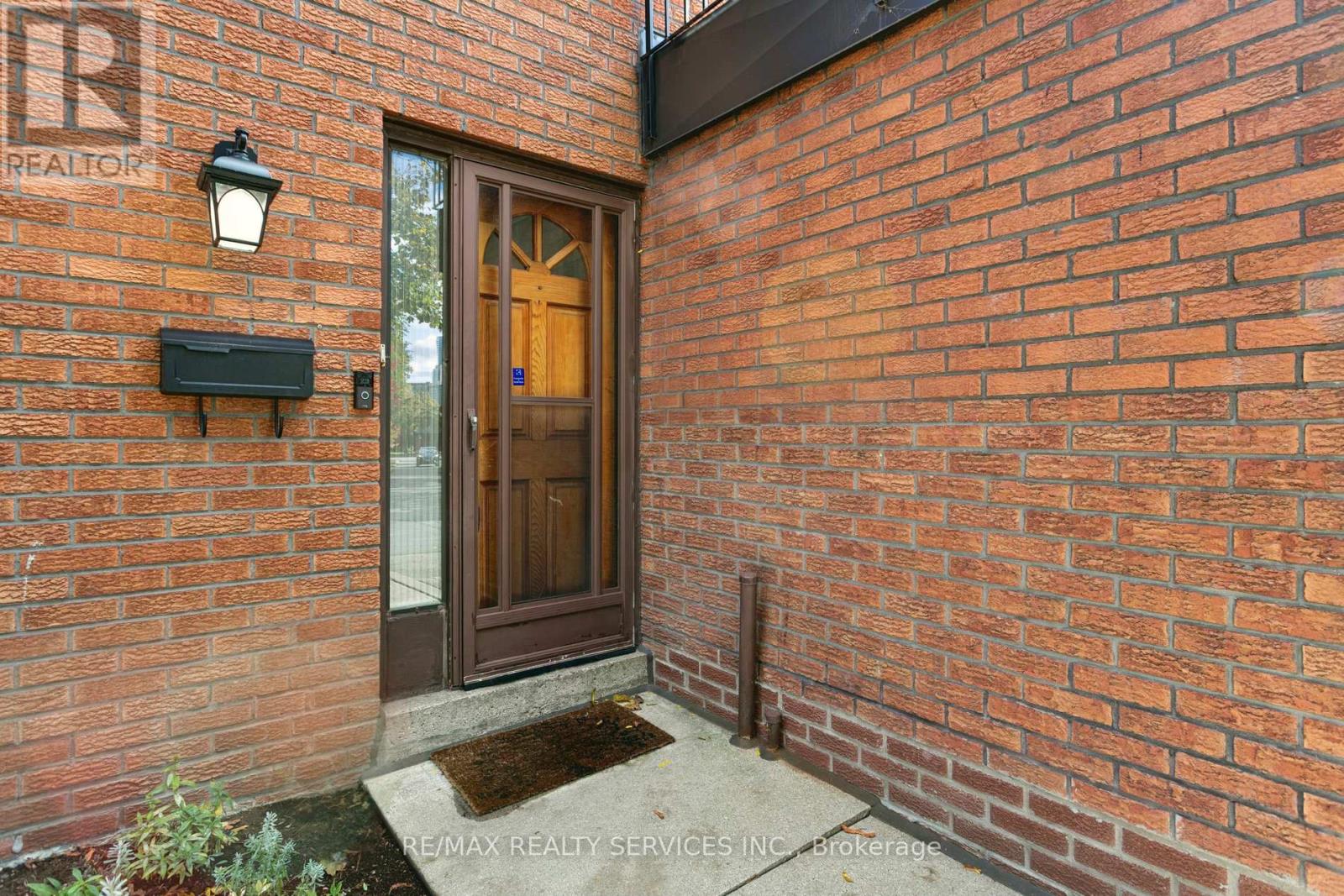 27 - 3395 Cliff Road N, Mississauga, Ontario  L5A 3M7 - Photo 3 - W12475771