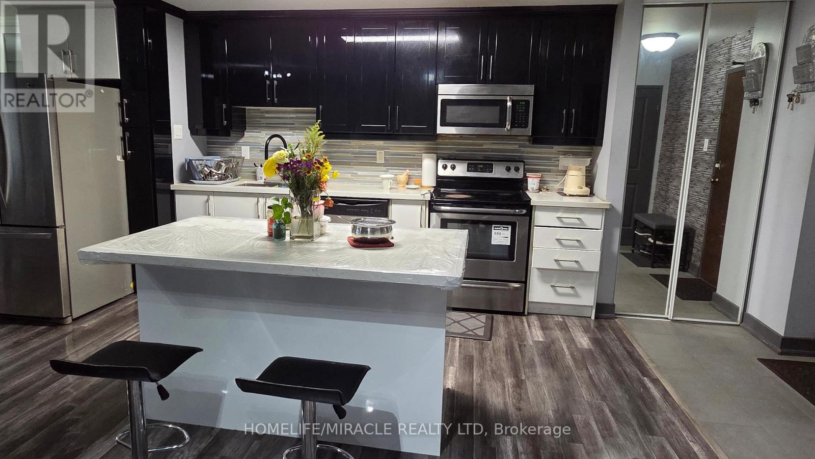 105 - 4 Kings Cross Road, Brampton, Ontario  L6T 3X8 - Photo 11 - W12475806