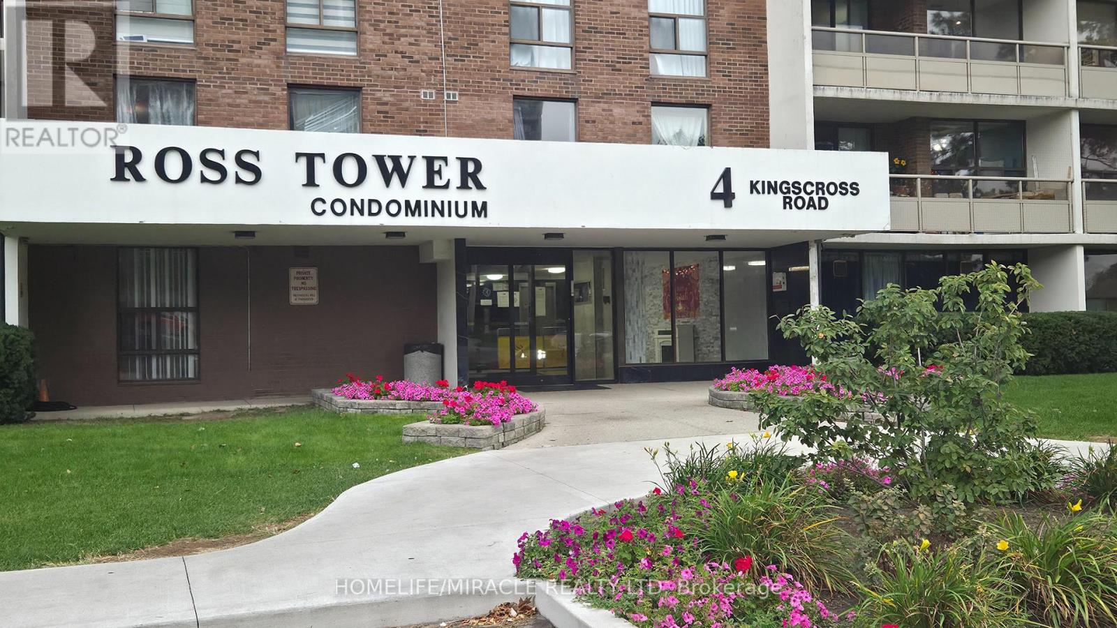 105 - 4 Kings Cross Road, Brampton, Ontario  L6T 3X8 - Photo 4 - W12475806