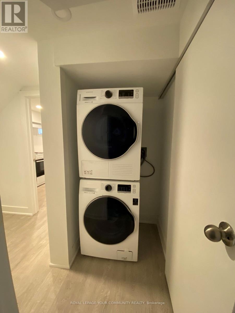 172 Times Rd Main Fl Road, Toronto, Ontario  M6B 3M6 - Photo 10 - W12475838