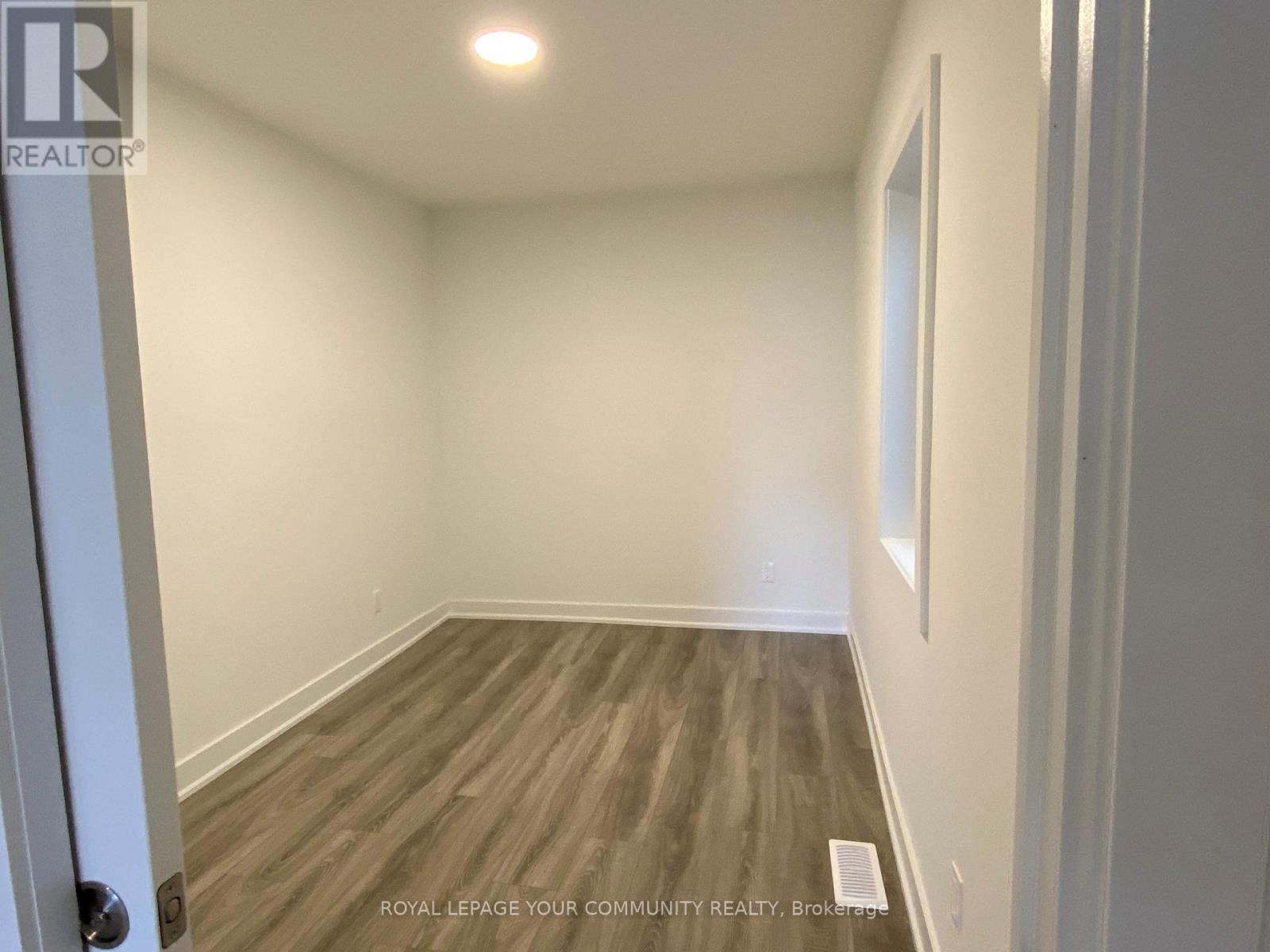 172 Times Rd Main Fl Road, Toronto, Ontario  M6B 3M6 - Photo 5 - W12475838
