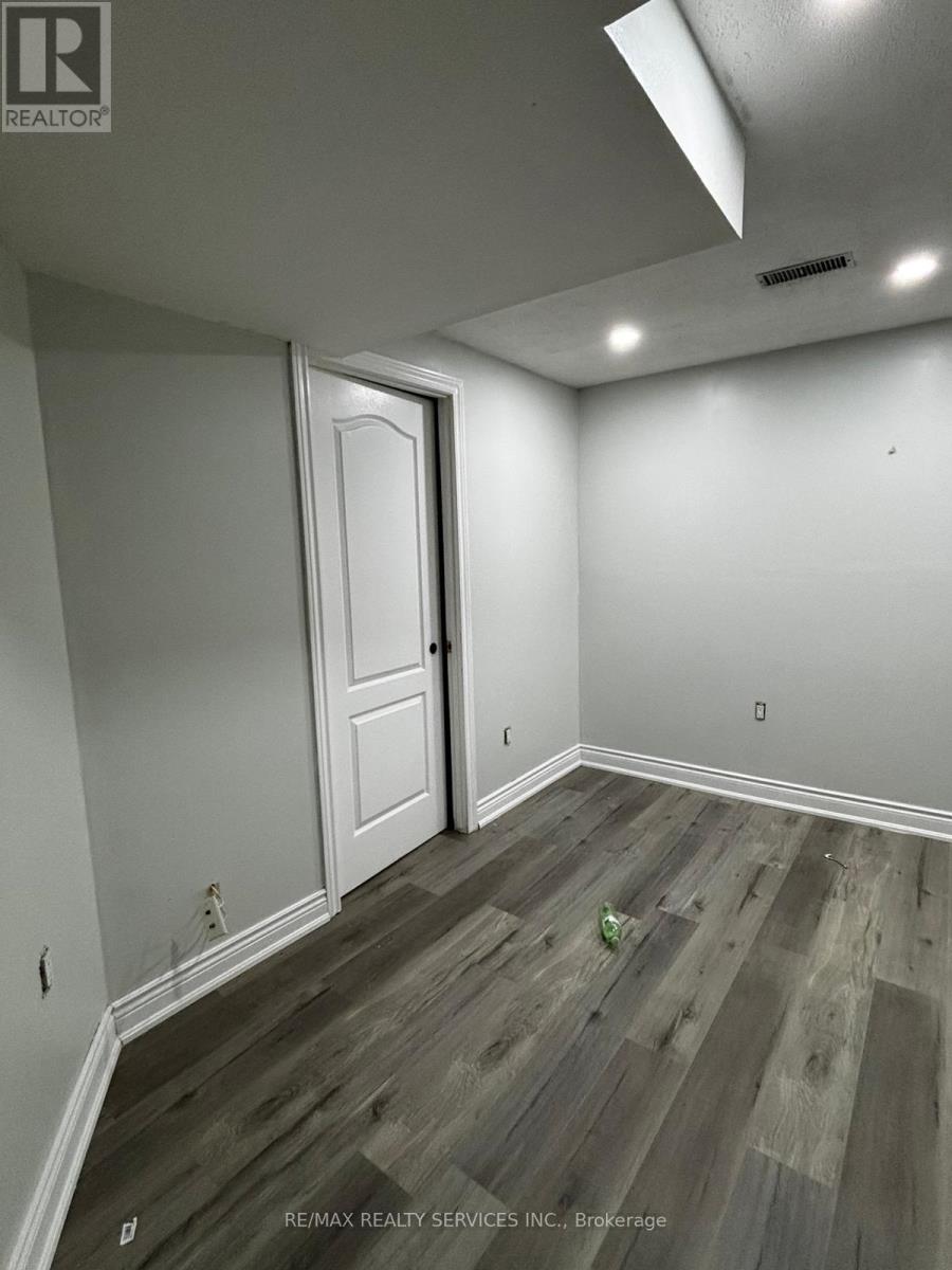 20 Whiteface Crescent, Brampton, Ontario  L6X 4W6 - Photo 23 - W12475841
