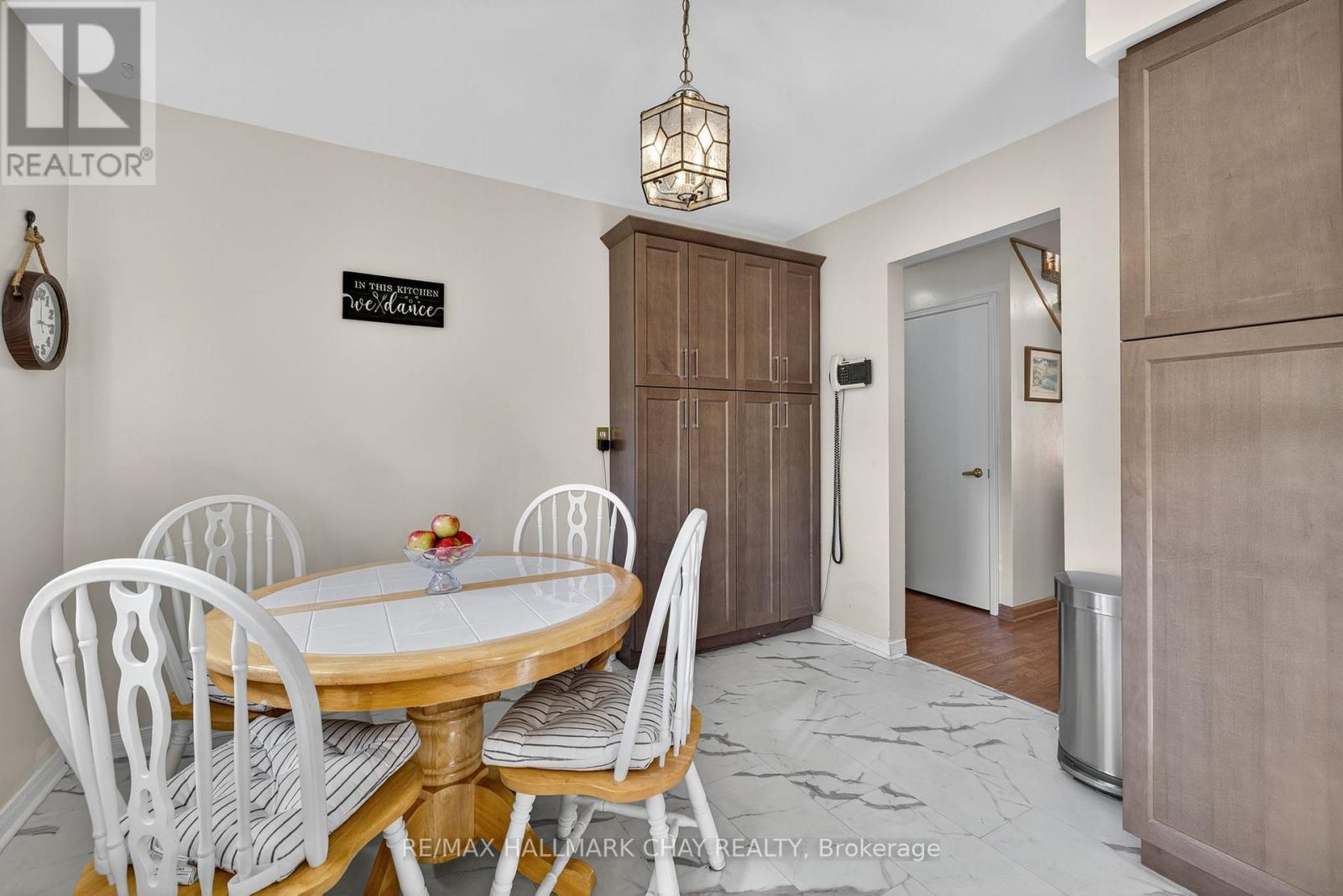 55 Massey Street, Brampton, Ontario  L6S 2V8 - Photo 11 - W12475848