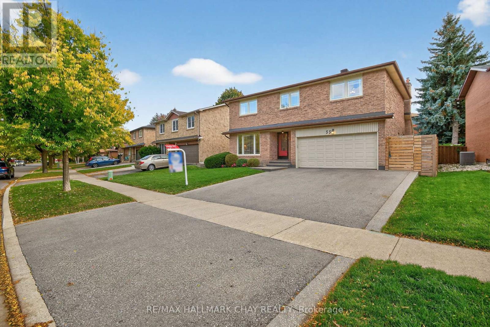 55 Massey Street, Brampton, Ontario  L6S 2V8 - Photo 3 - W12475848