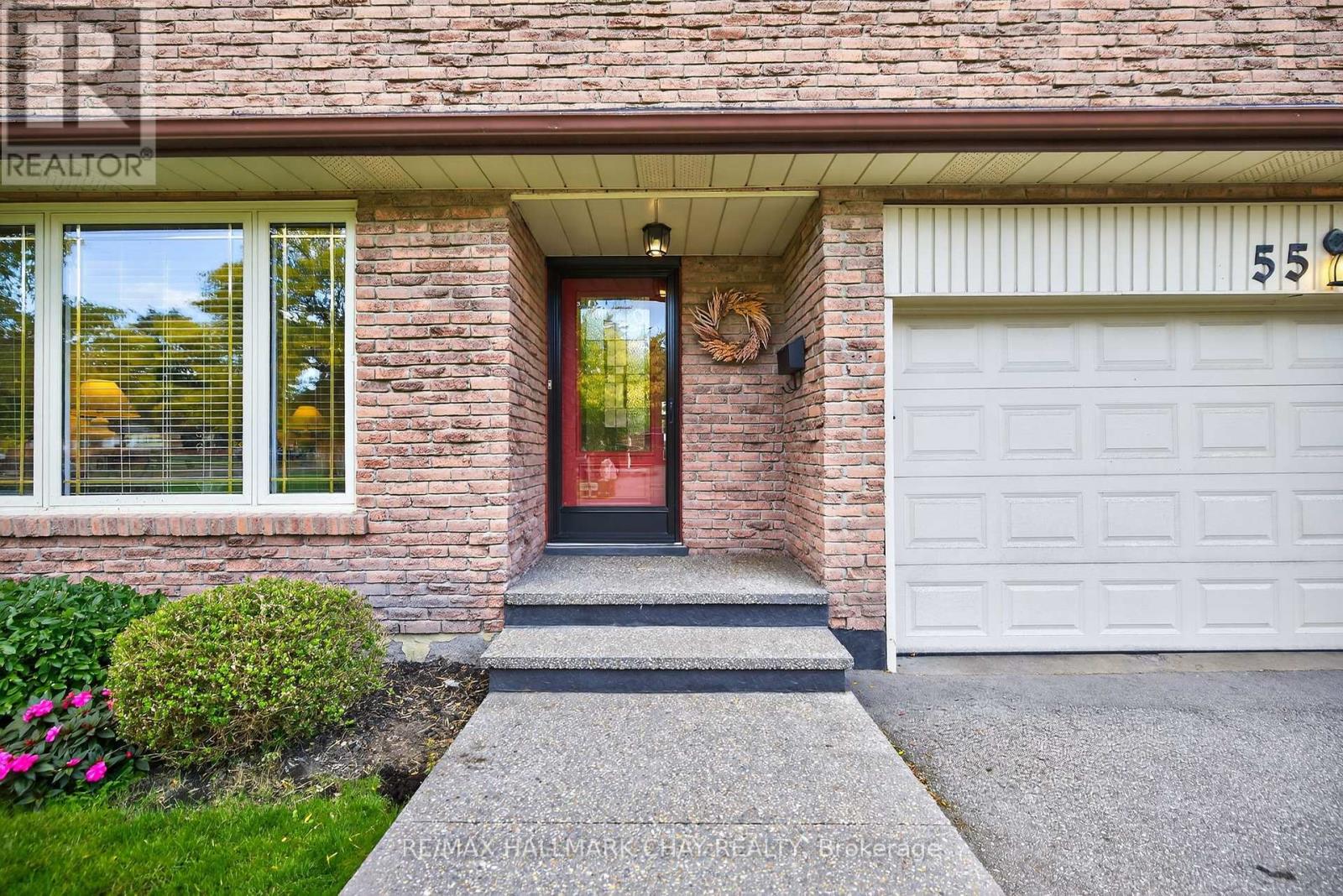 55 Massey Street, Brampton, Ontario  L6S 2V8 - Photo 6 - W12475848