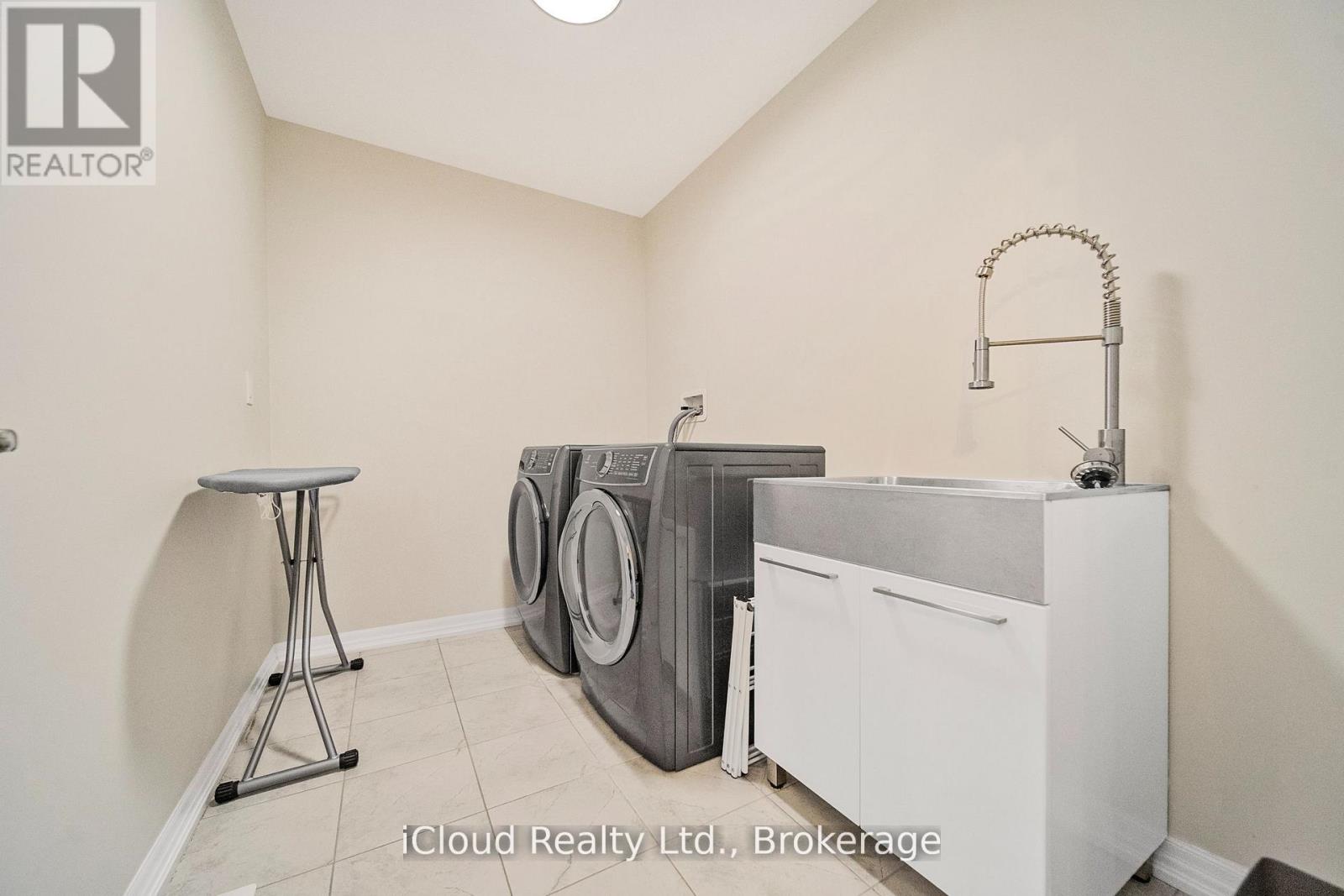 3327 Erasmum Street, Oakville (Go Glenorchy), Ontario  L6M 4J9 - Photo 26 - W12475860