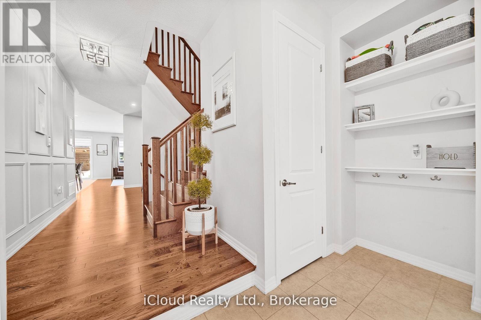 3327 Erasmum Street, Oakville (Go Glenorchy), Ontario  L6M 4J9 - Photo 5 - W12475860