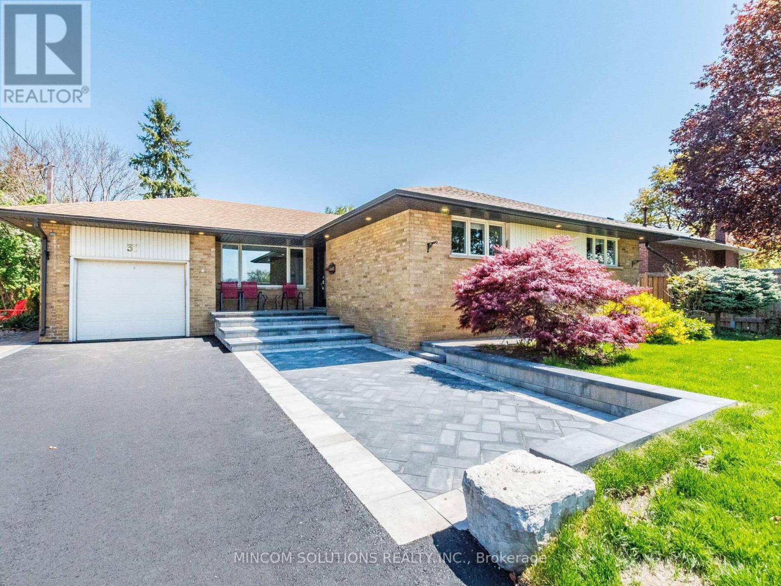 37 SUBURBAN DRIVE, Mississauga, Ontario