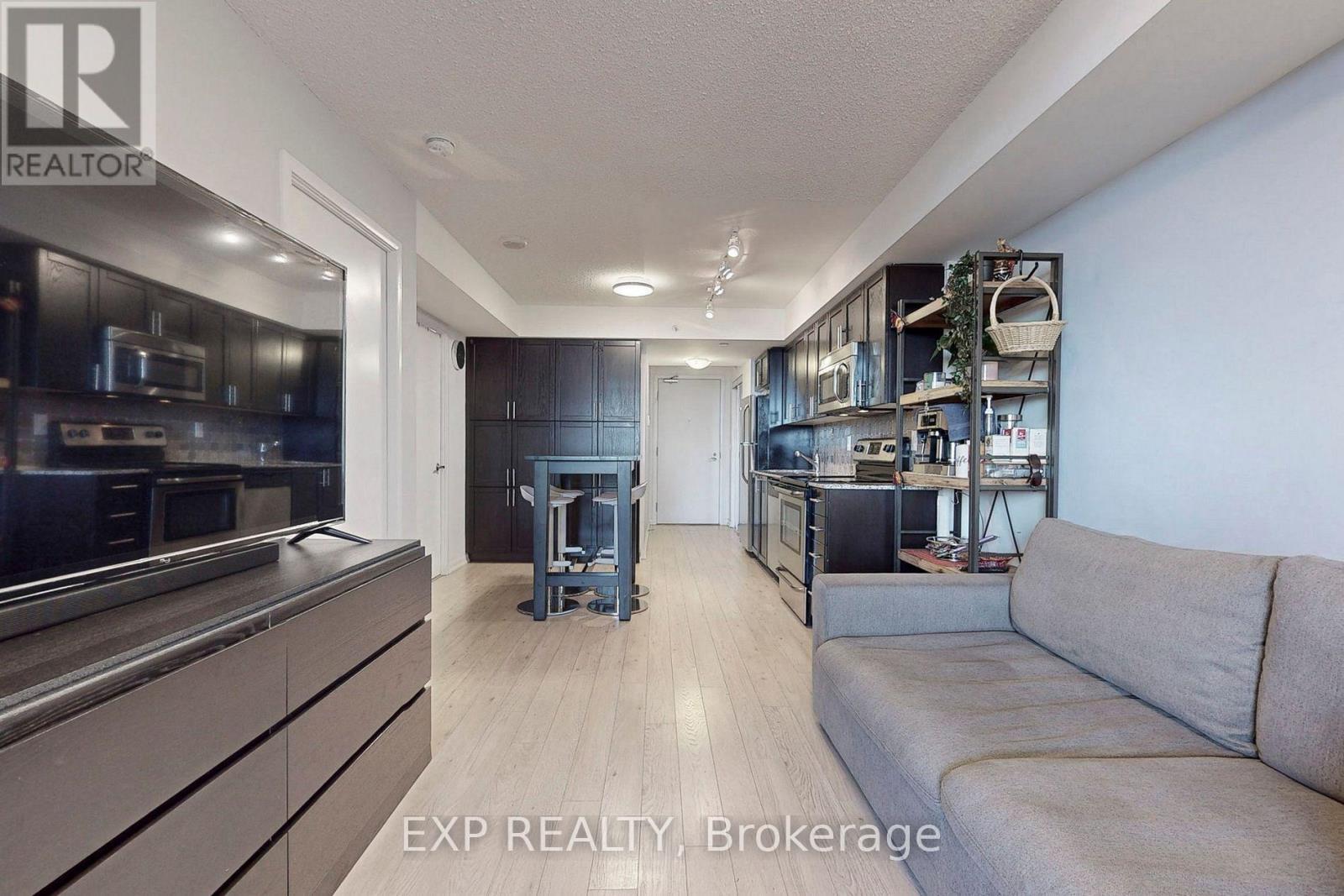438 - 36 Via Bagnato, Toronto, Ontario  M6A 0B7 - Photo 5 - W12475877