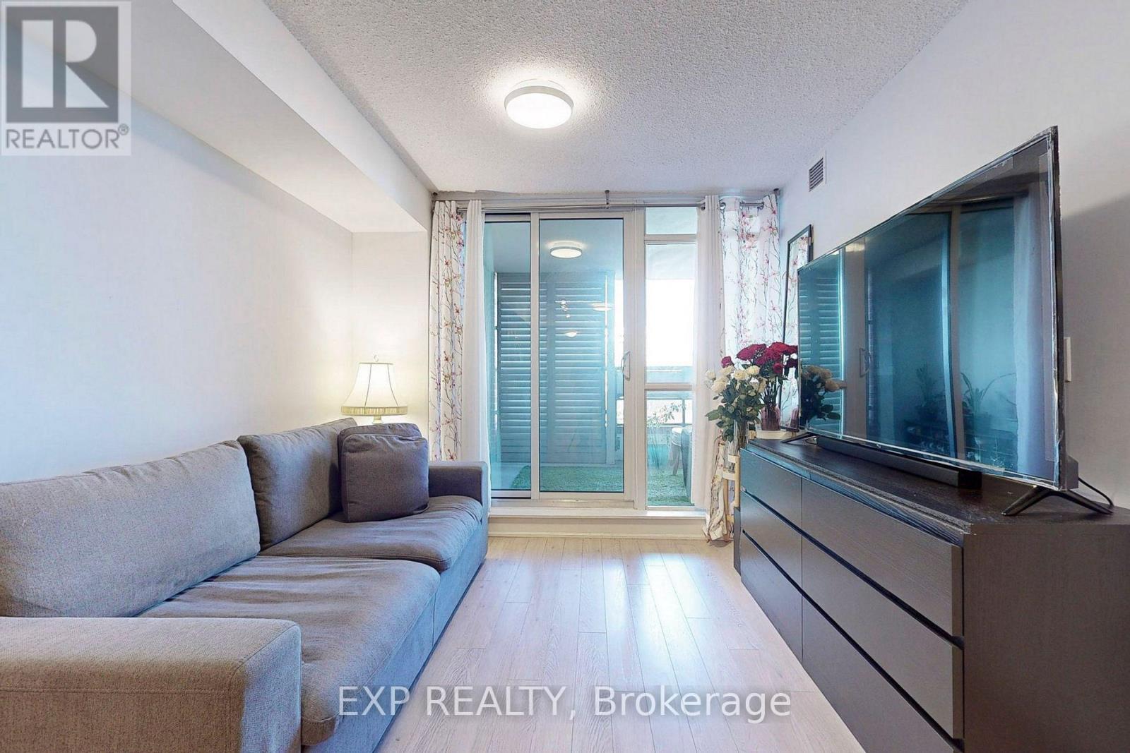 438 - 36 Via Bagnato, Toronto, Ontario  M6A 0B7 - Photo 7 - W12475877