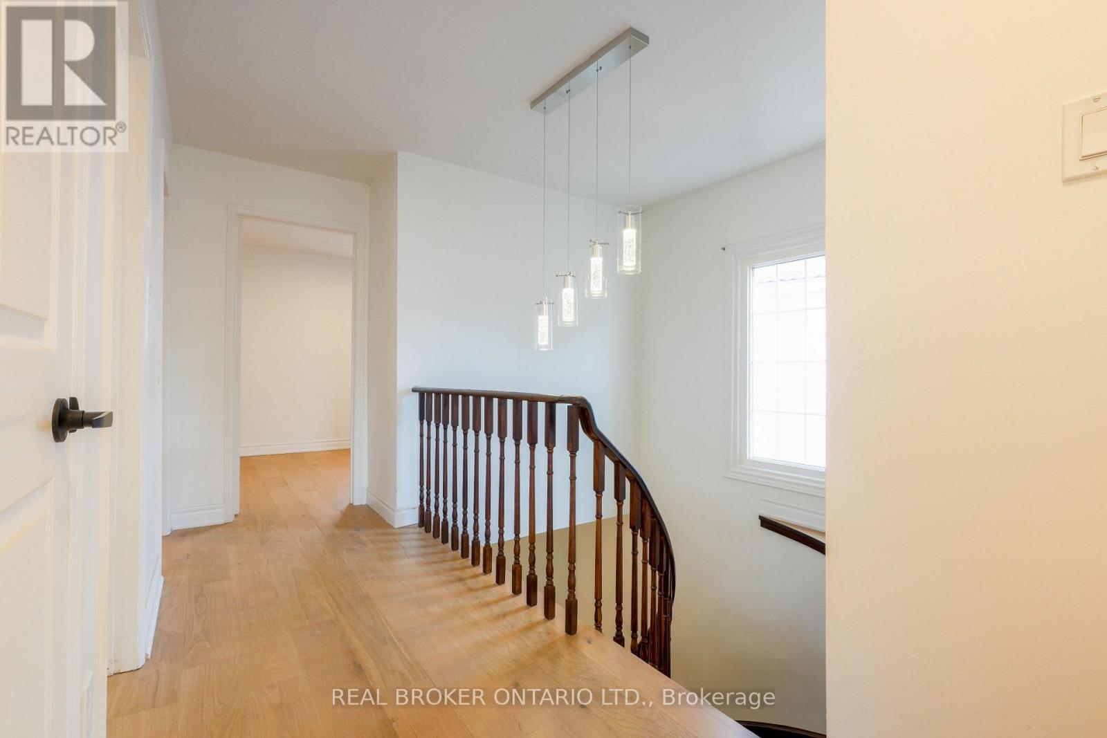 4326 Waterford Crescent, Mississauga, Ontario  L5R 2B2 - Photo 17 - W12475881