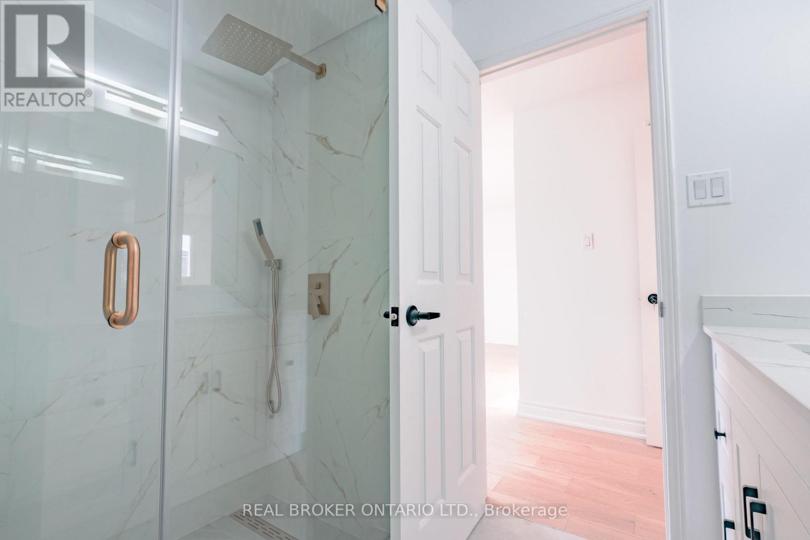 4326 Waterford Crescent, Mississauga, Ontario  L5R 2B2 - Photo 21 - W12475881