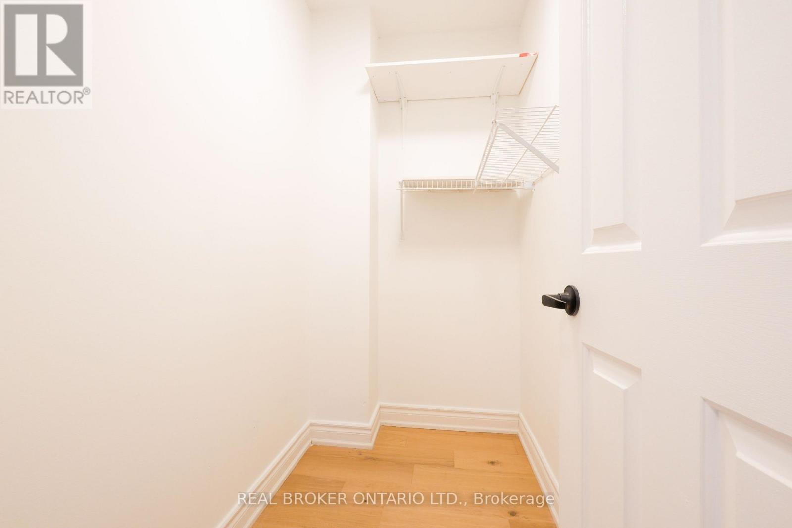 4326 Waterford Crescent, Mississauga, Ontario  L5R 2B2 - Photo 22 - W12475881