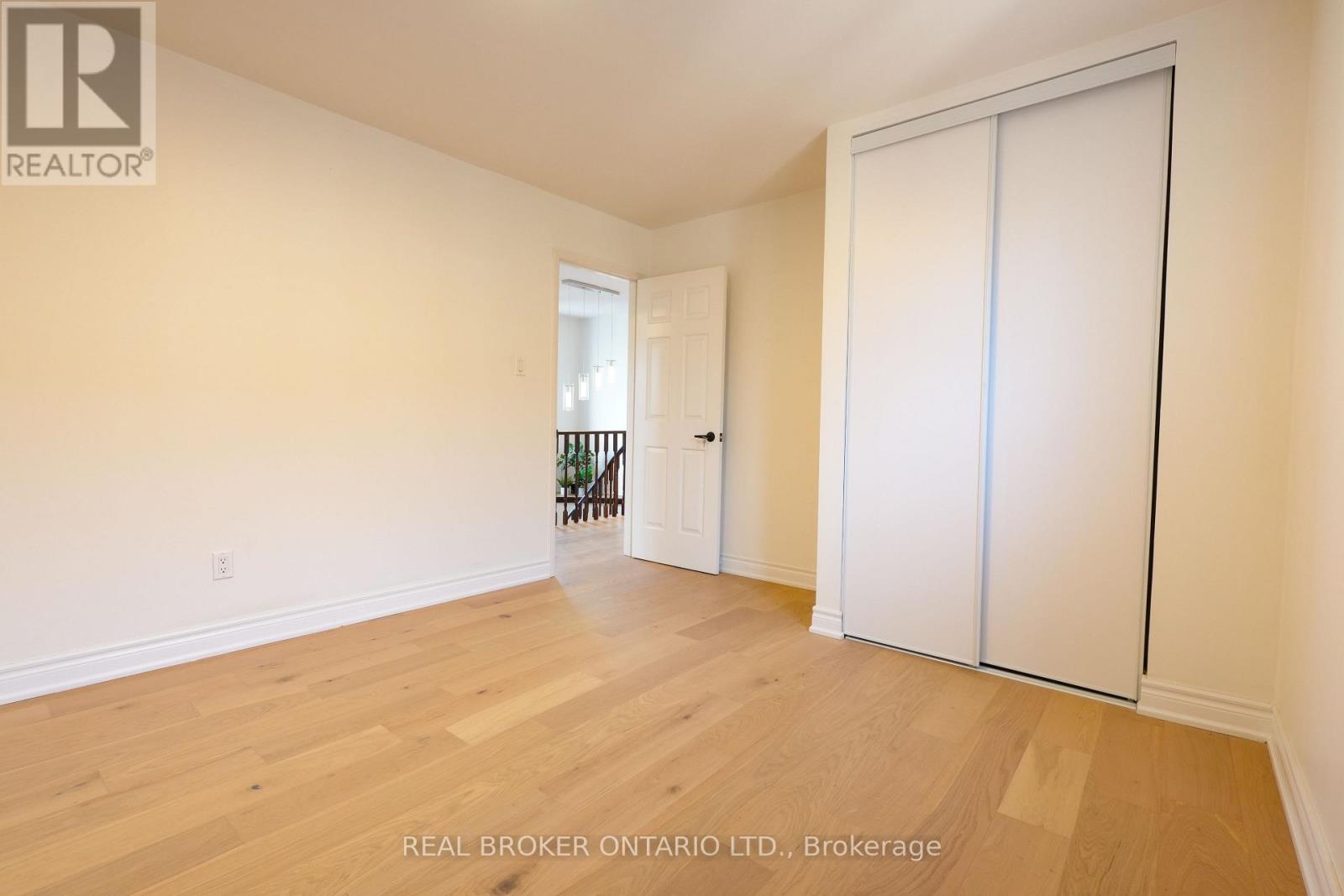 4326 Waterford Crescent, Mississauga, Ontario  L5R 2B2 - Photo 25 - W12475881