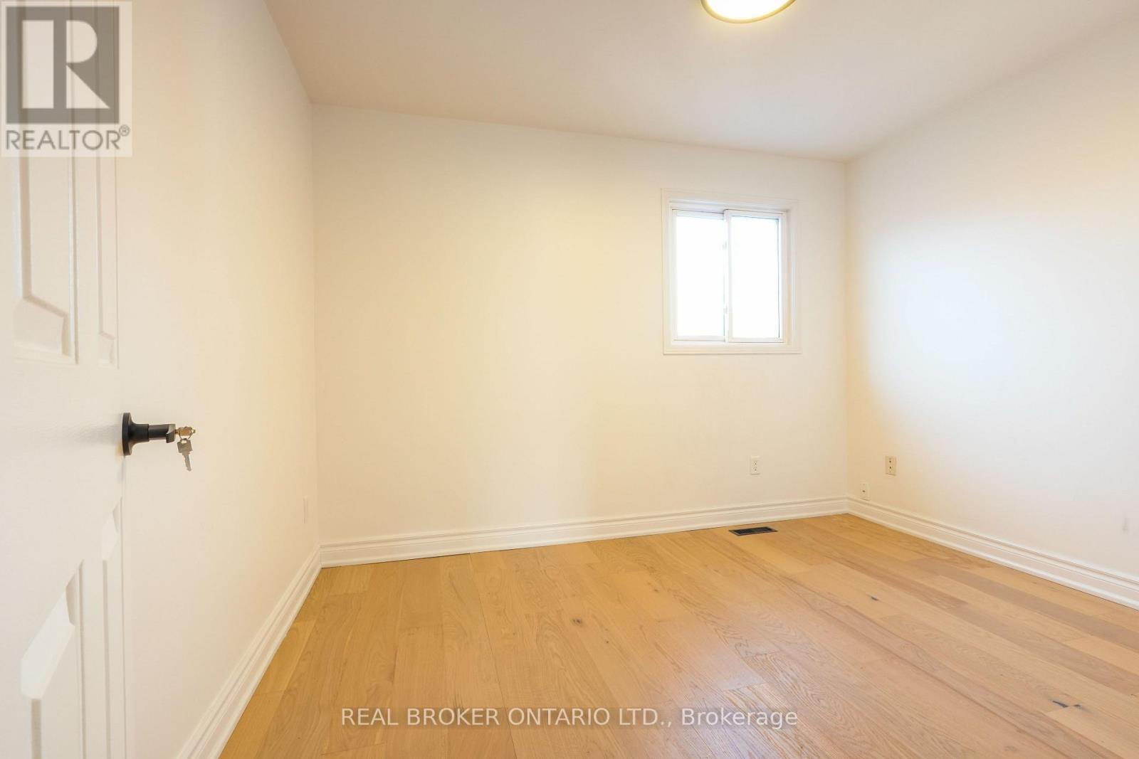 4326 Waterford Crescent, Mississauga, Ontario  L5R 2B2 - Photo 26 - W12475881