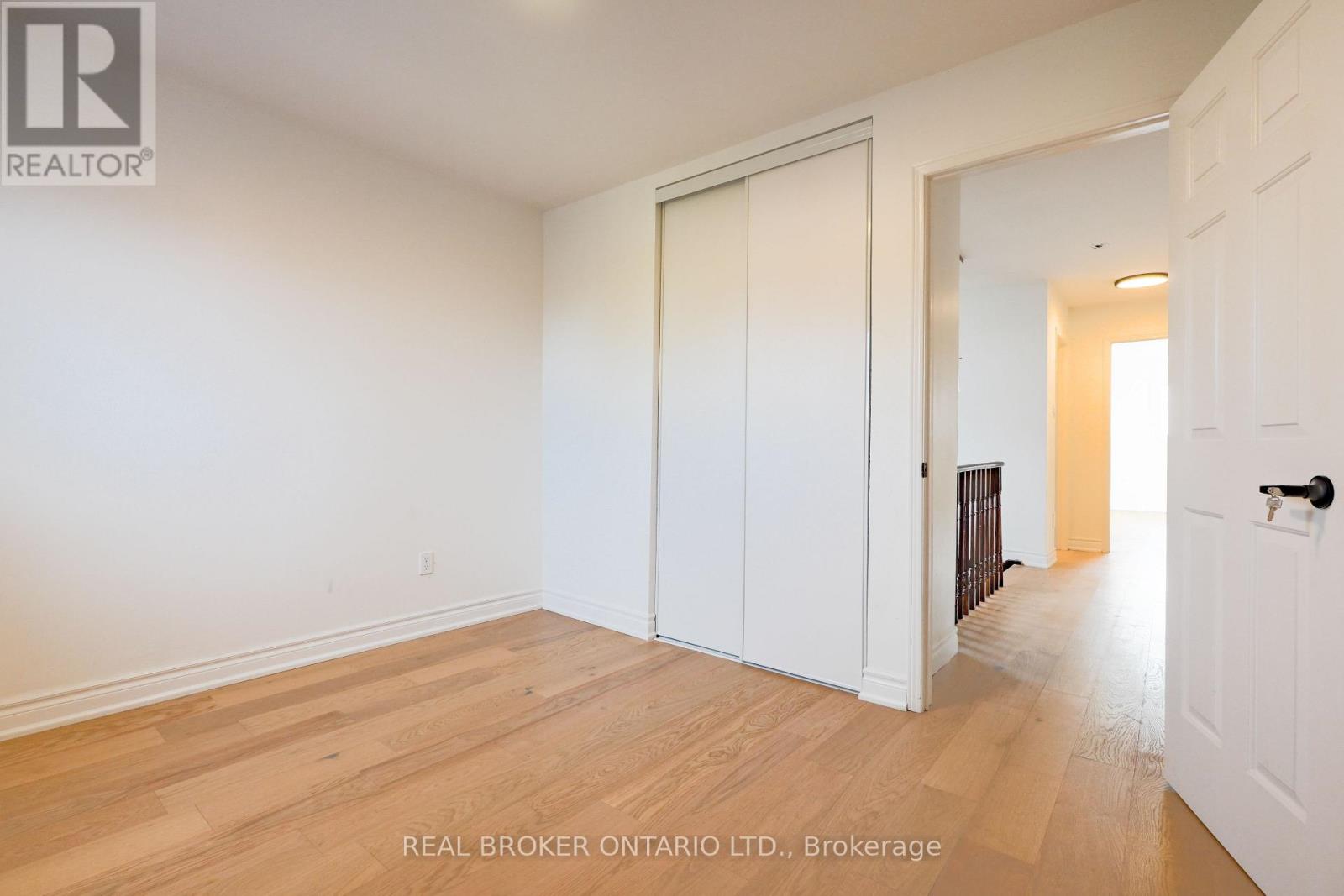 4326 Waterford Crescent, Mississauga, Ontario  L5R 2B2 - Photo 27 - W12475881