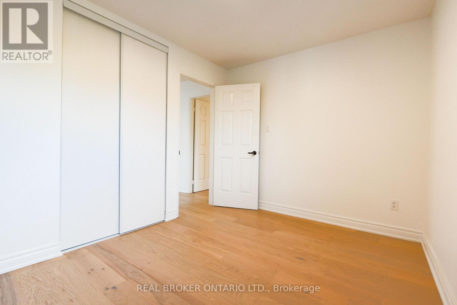 4326 Waterford Crescent, Mississauga, Ontario  L5R 2B2 - Photo 28 - W12475881