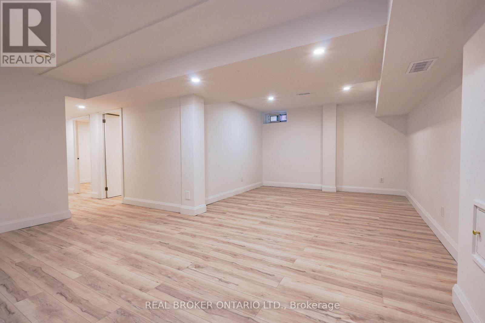 4326 Waterford Crescent, Mississauga, Ontario  L5R 2B2 - Photo 31 - W12475881