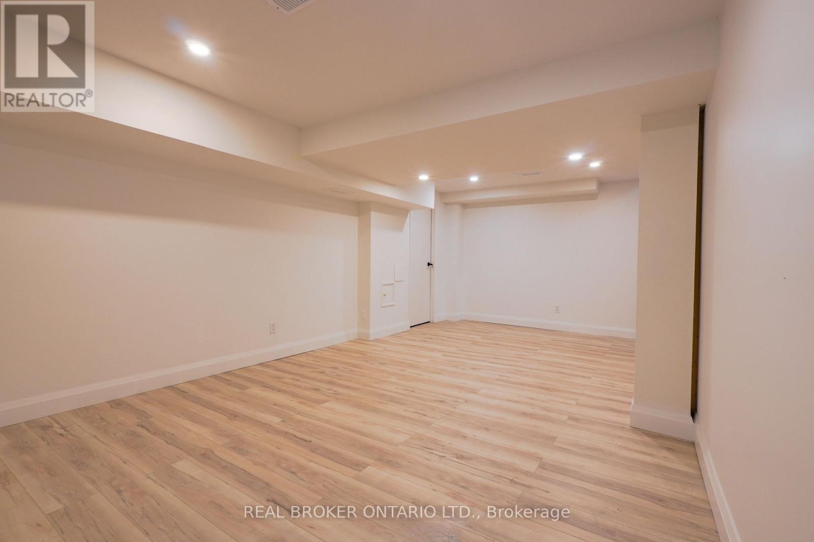 4326 Waterford Crescent, Mississauga, Ontario  L5R 2B2 - Photo 32 - W12475881