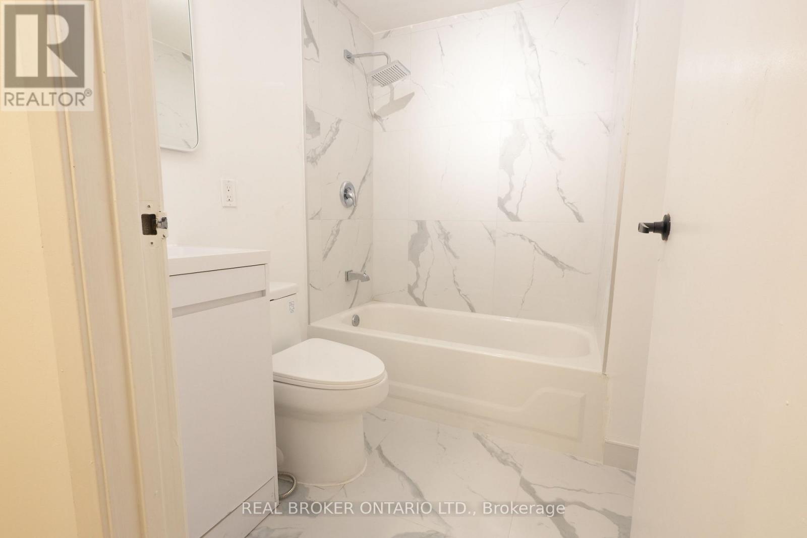 4326 Waterford Crescent, Mississauga, Ontario  L5R 2B2 - Photo 37 - W12475881