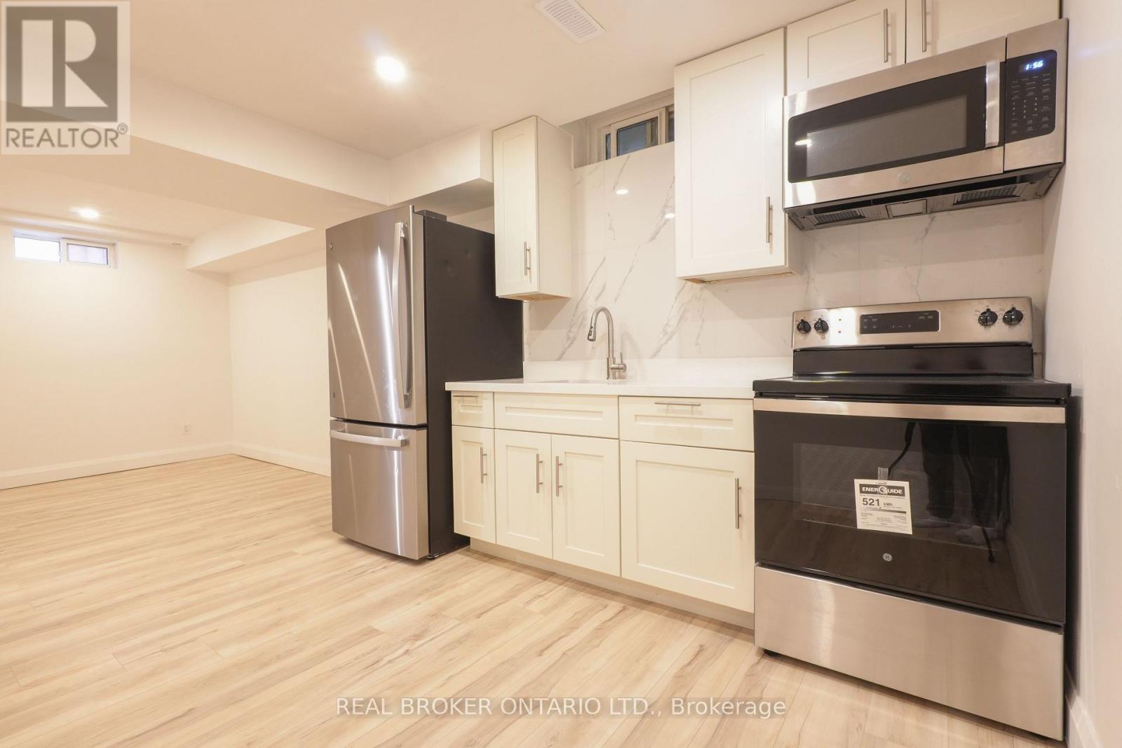 4326 Waterford Crescent, Mississauga, Ontario  L5R 2B2 - Photo 38 - W12475881