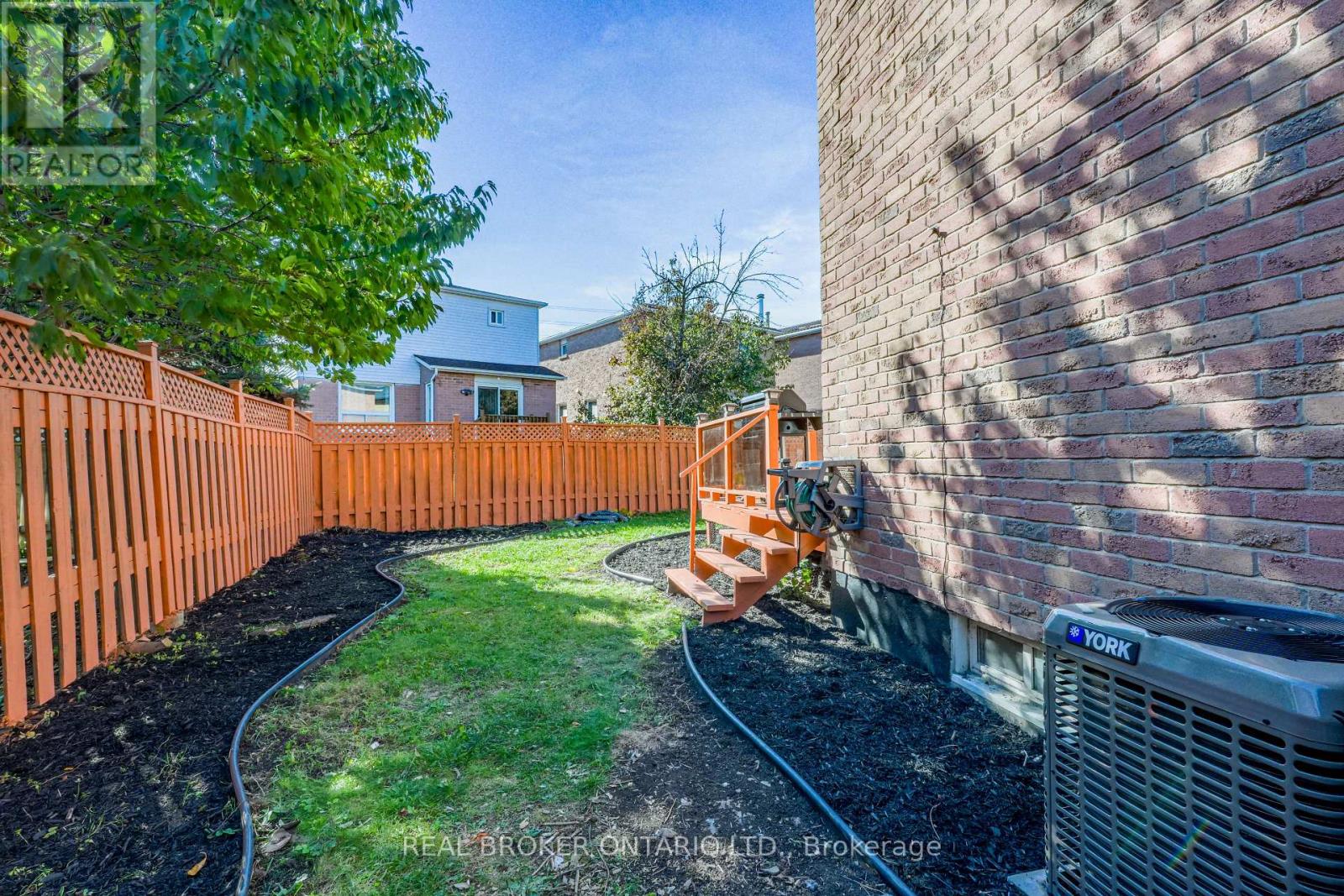 4326 Waterford Crescent, Mississauga, Ontario  L5R 2B2 - Photo 44 - W12475881