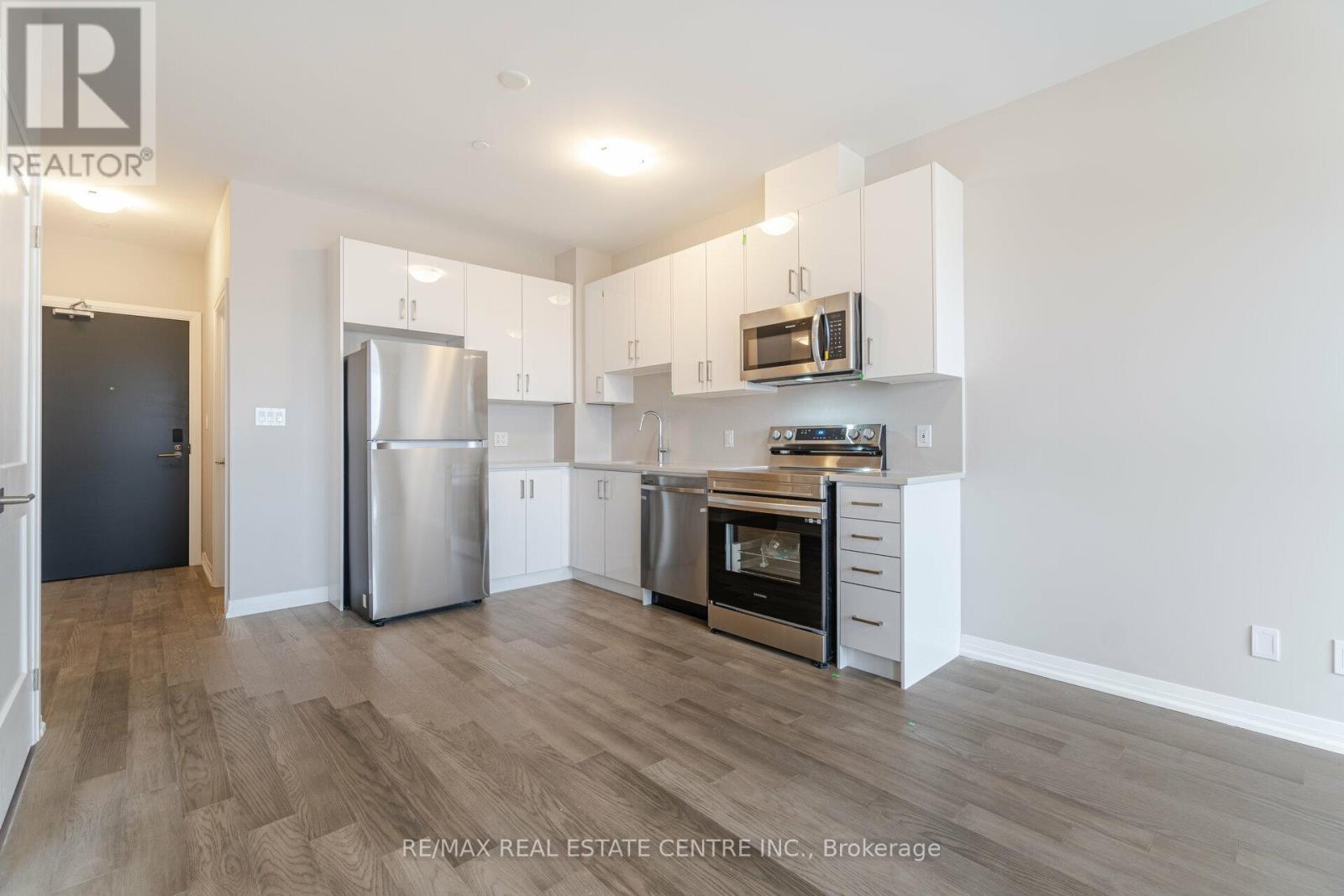 204 - 3265 Carding Mill Trail, Oakville, Ontario  L6M 5P7 - Photo 8 - W12475883