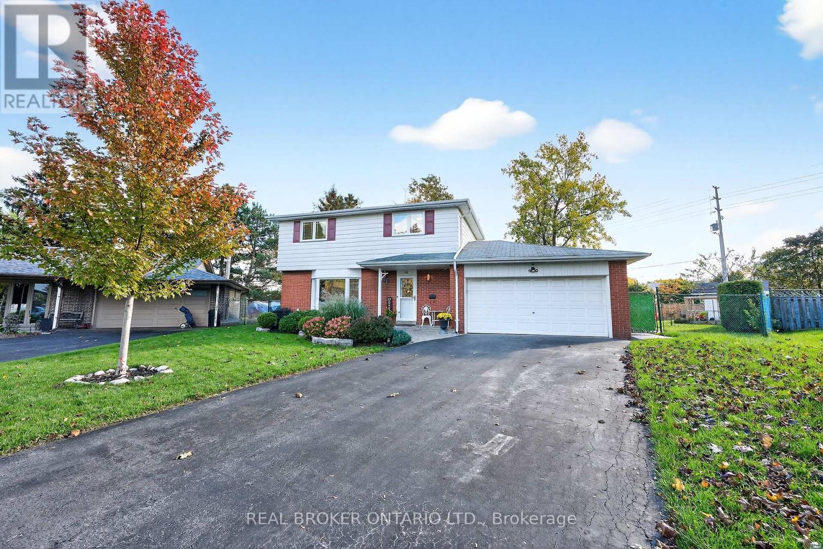 10 ESSEX PLACE, Brampton, Ontario