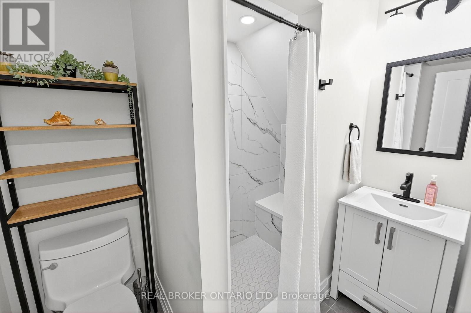 10 Essex Place, Brampton, Ontario  L6T 2A6 - Photo 37 - W12475898