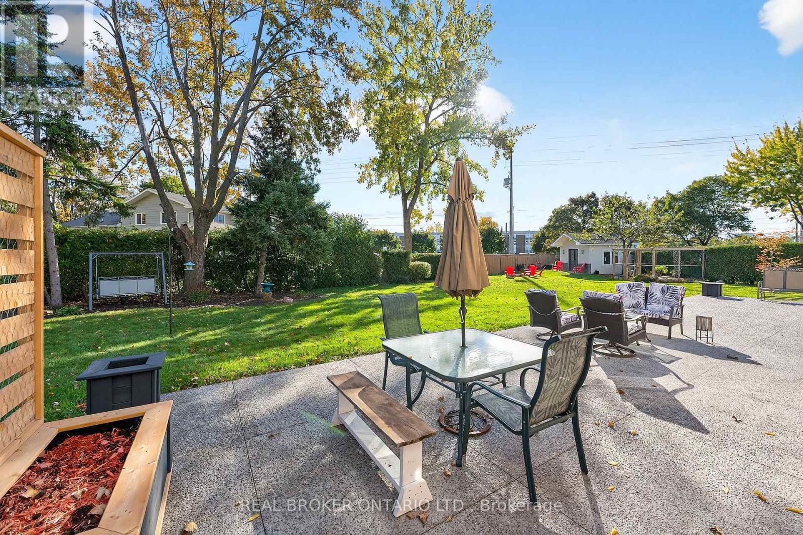 10 Essex Place, Brampton, Ontario  L6T 2A6 - Photo 39 - W12475898