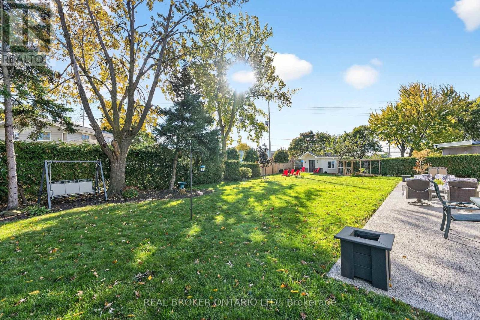 10 Essex Place, Brampton, Ontario  L6T 2A6 - Photo 43 - W12475898