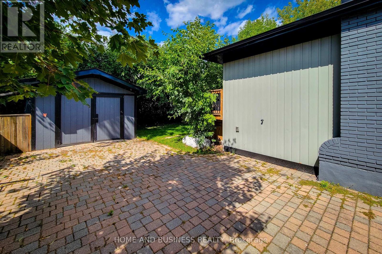 622 Braemore Road, Burlington, Ontario  L7N 3E5 - Photo 10 - W12475915