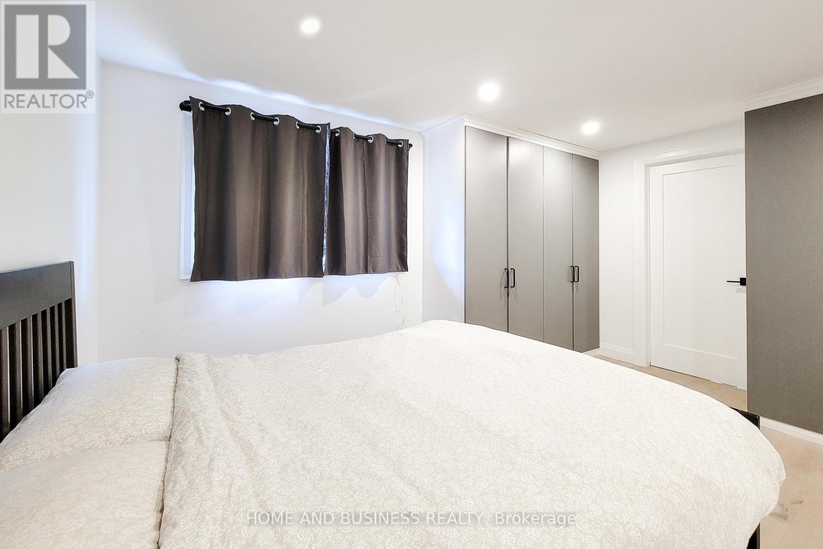 622 Braemore Road, Burlington, Ontario  L7N 3E5 - Photo 17 - W12475915