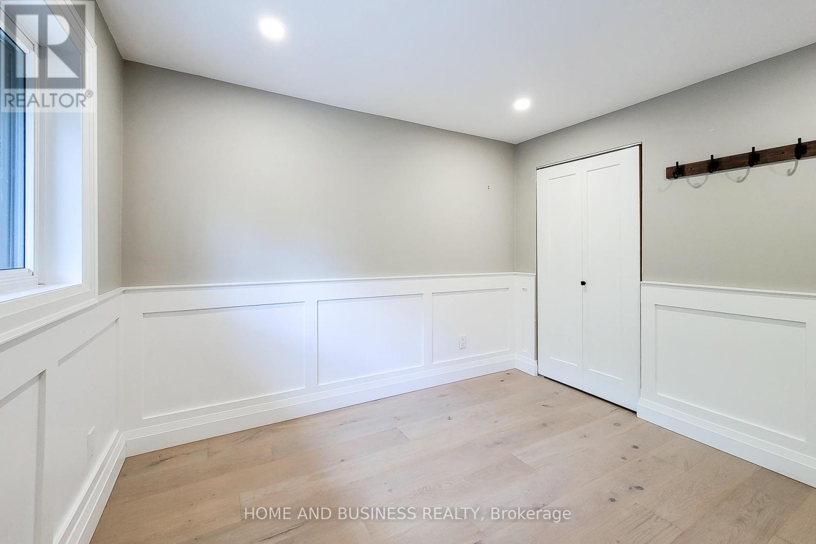 622 Braemore Road, Burlington, Ontario  L7N 3E5 - Photo 22 - W12475915