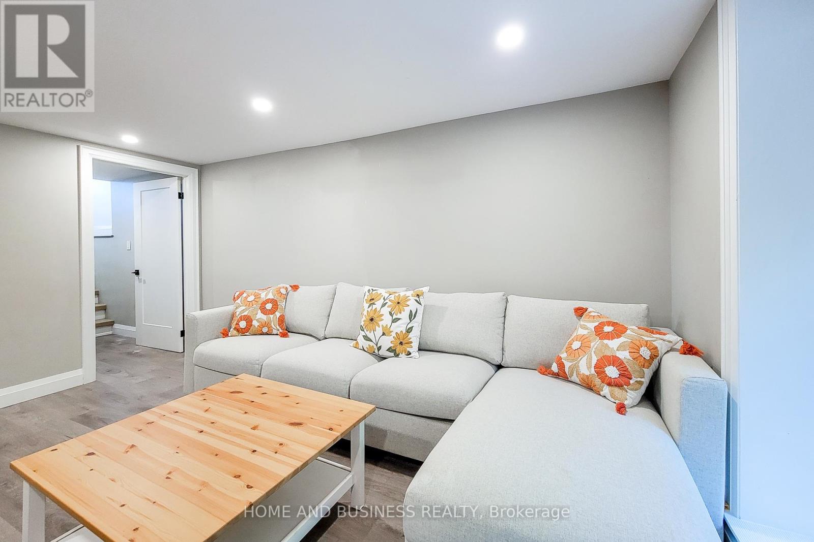622 Braemore Road, Burlington, Ontario  L7N 3E5 - Photo 30 - W12475915