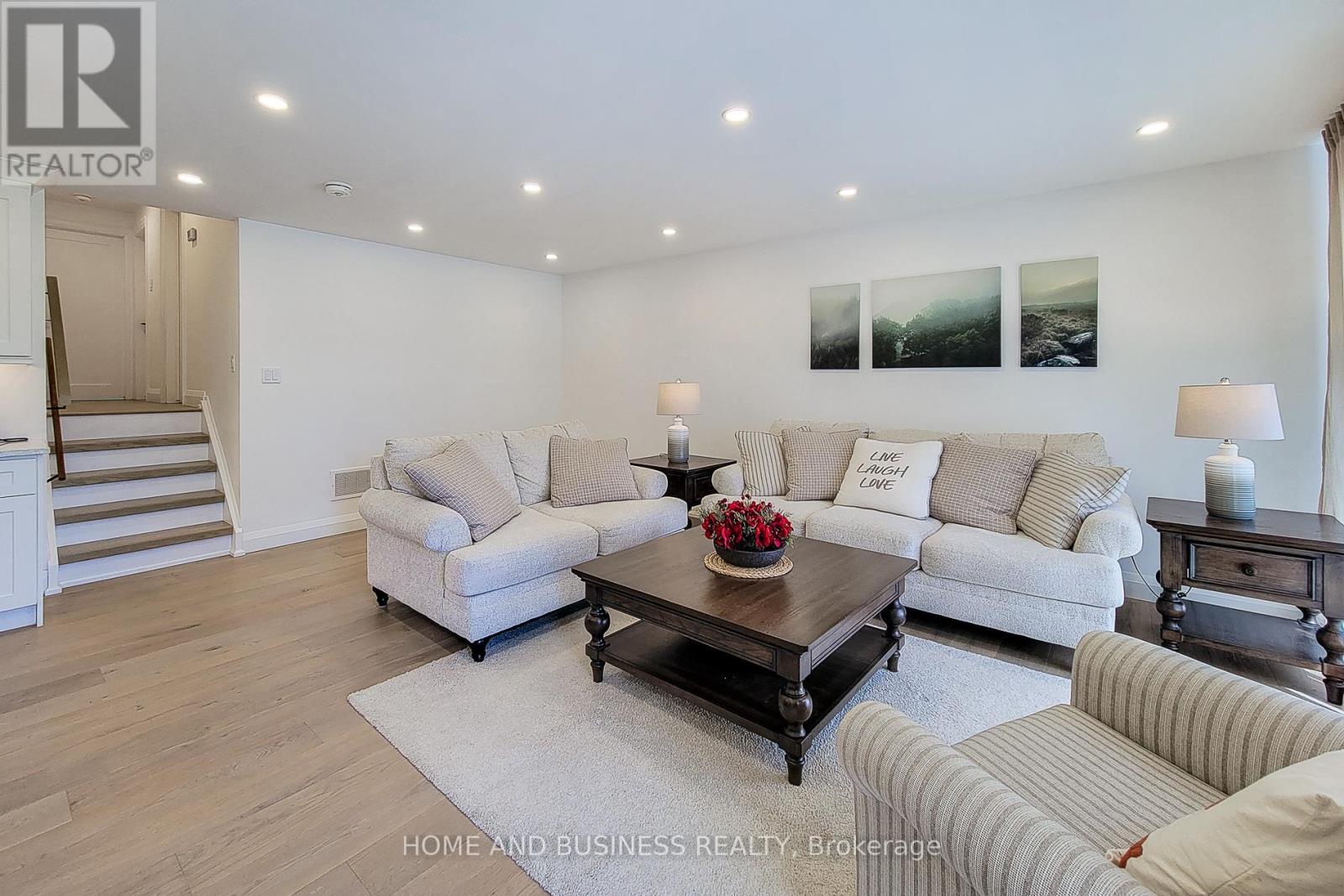 622 Braemore Road, Burlington, Ontario  L7N 3E5 - Photo 6 - W12475915