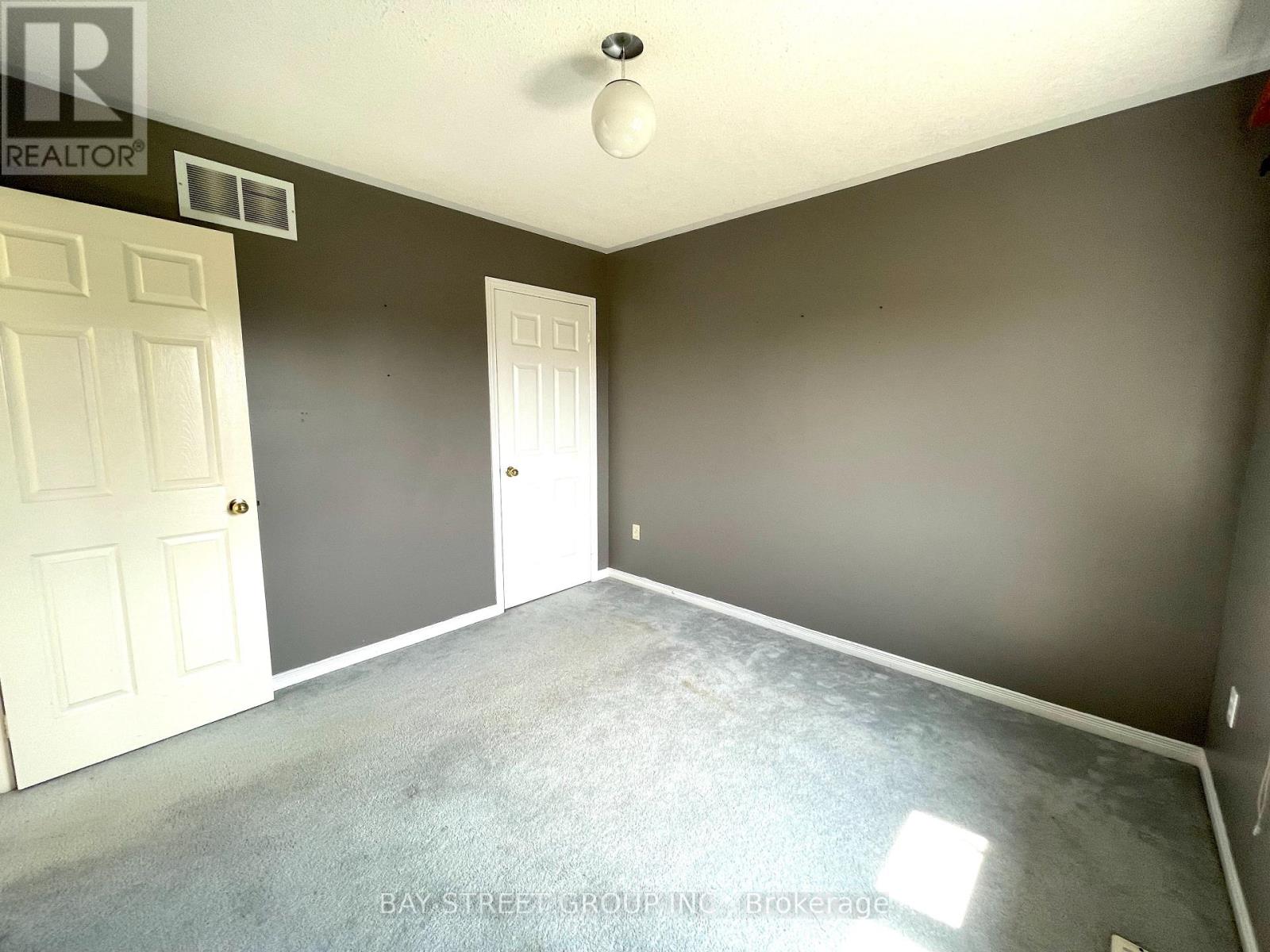 2136 Golden Orchard Trail, Oakville, Ontario  L6M 3W8 - Photo 10 - W12475929