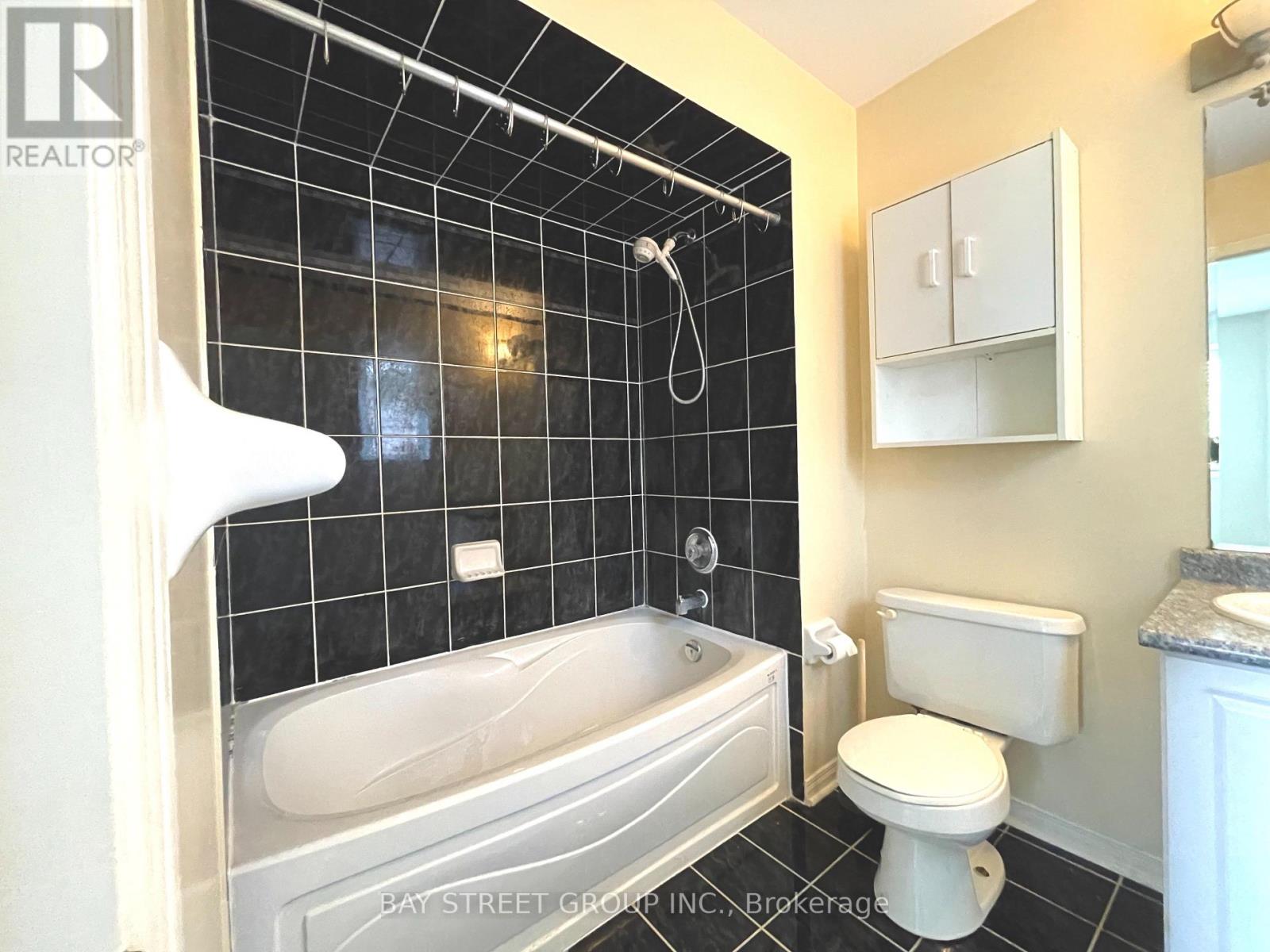 2136 Golden Orchard Trail, Oakville, Ontario  L6M 3W8 - Photo 14 - W12475929