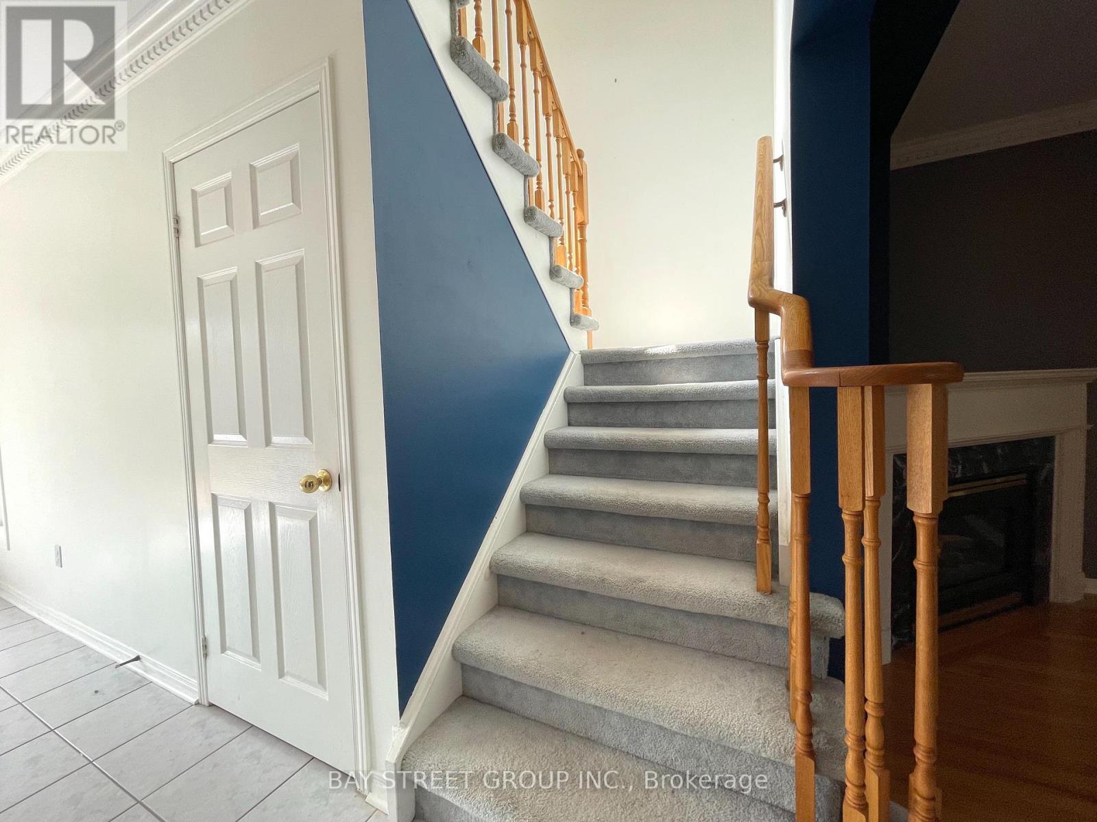 2136 Golden Orchard Trail, Oakville, Ontario  L6M 3W8 - Photo 6 - W12475929