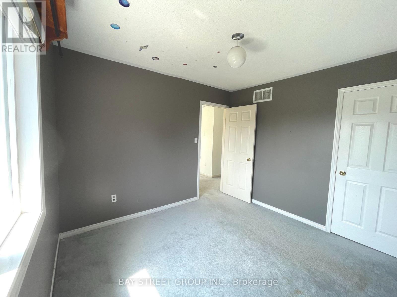 2136 Golden Orchard Trail, Oakville, Ontario  L6M 3W8 - Photo 8 - W12475929