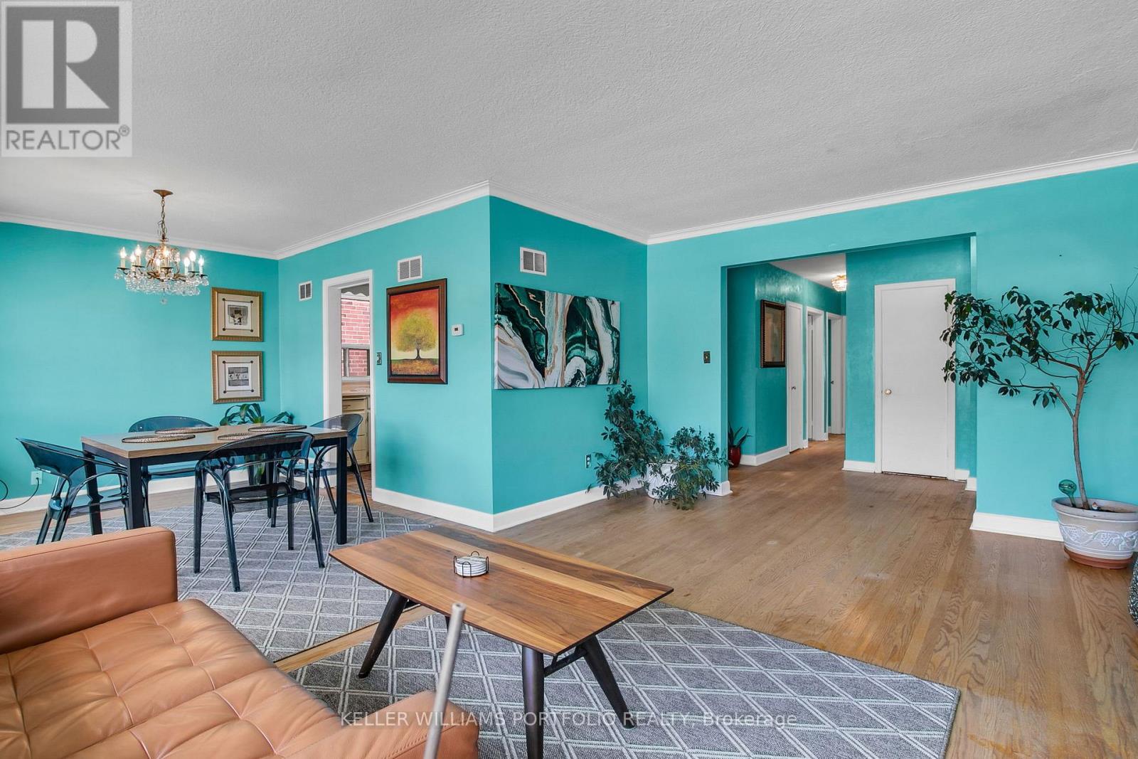 106 Botfield Avenue, Toronto, Ontario  M9B 4E5 - Photo 10 - W12475974