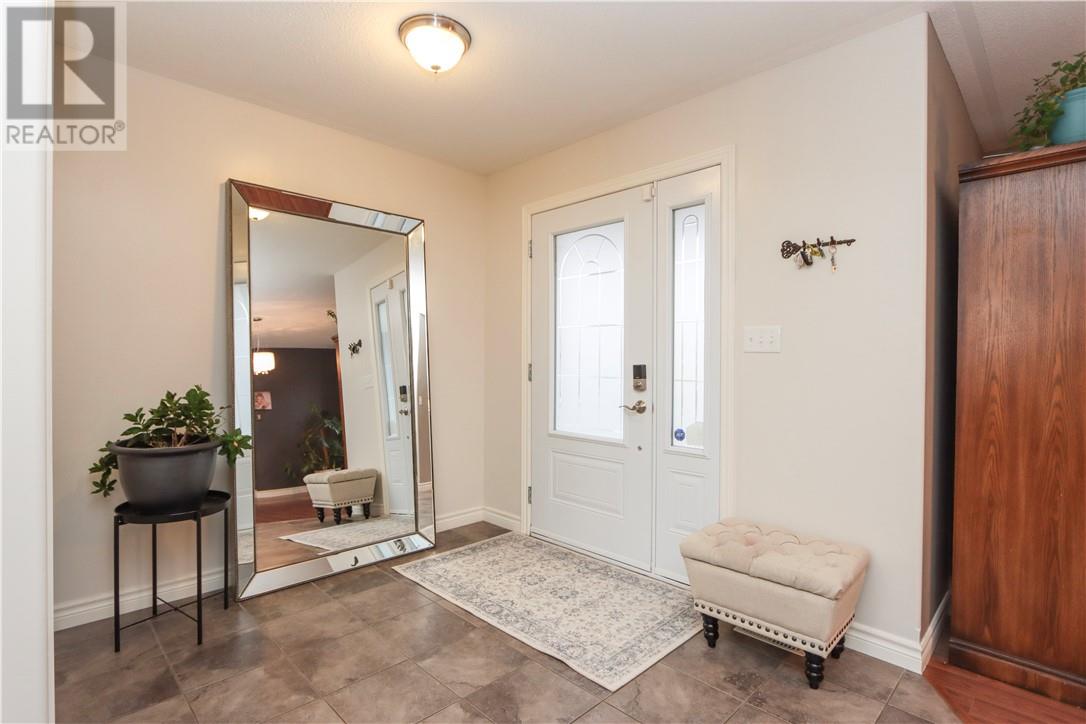 150 Springhill Drive, Garson, Ontario P3L 0A7 - Photo 3 - 2125337