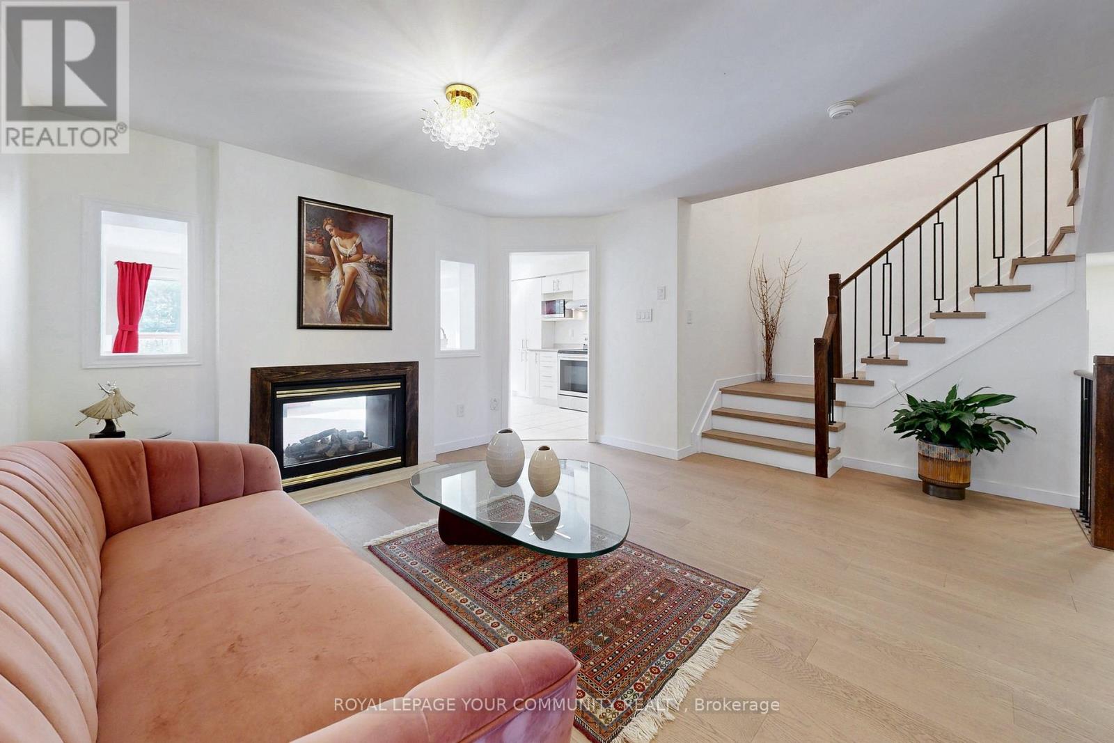 29 Peninsula Crescent, Richmond Hill (Rouge Woods), Ontario  L4S 1V1 - Photo 10 - N12475802