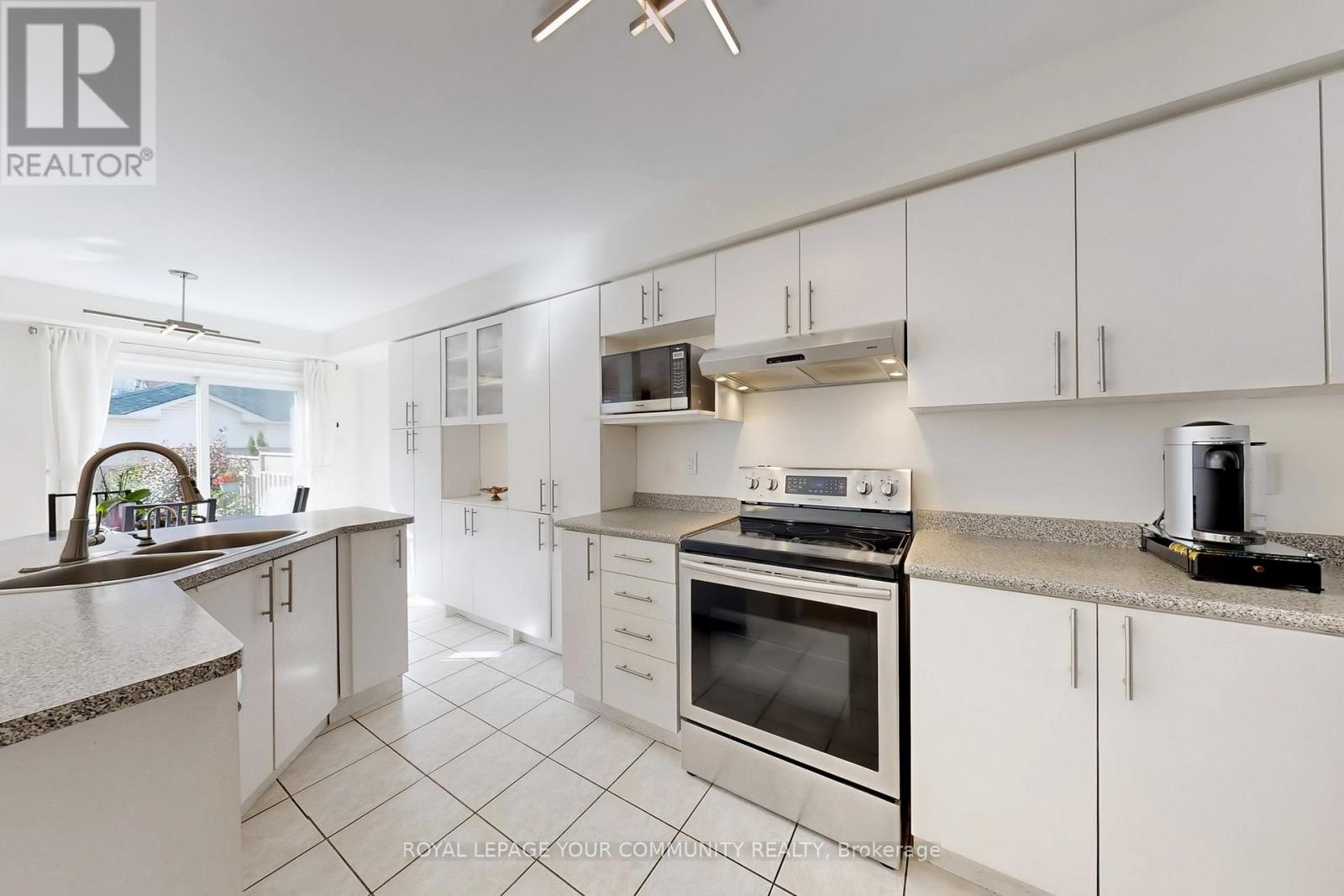29 Peninsula Crescent, Richmond Hill (Rouge Woods), Ontario  L4S 1V1 - Photo 16 - N12475802