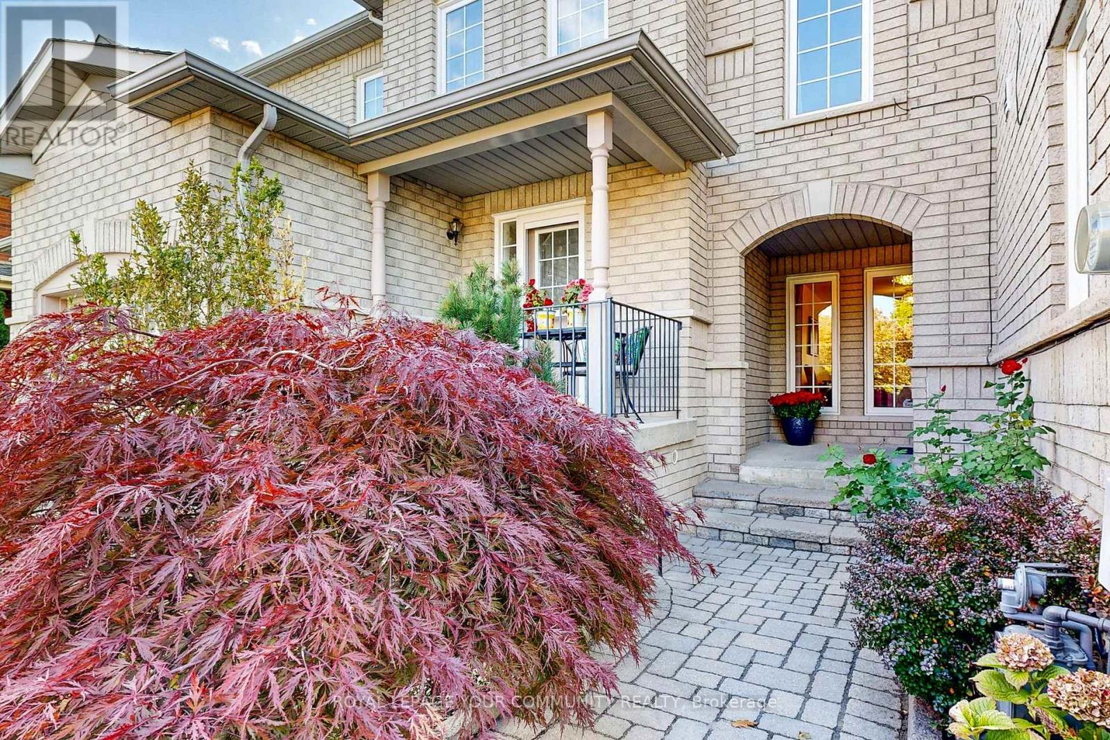 29 Peninsula Crescent, Richmond Hill (Rouge Woods), Ontario  L4S 1V1 - Photo 3 - N12475802