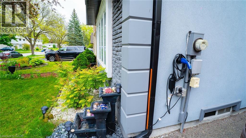 433b Lee Avenue, Waterloo, Ontario  N2K 2G4 - Photo 3 - 40780087