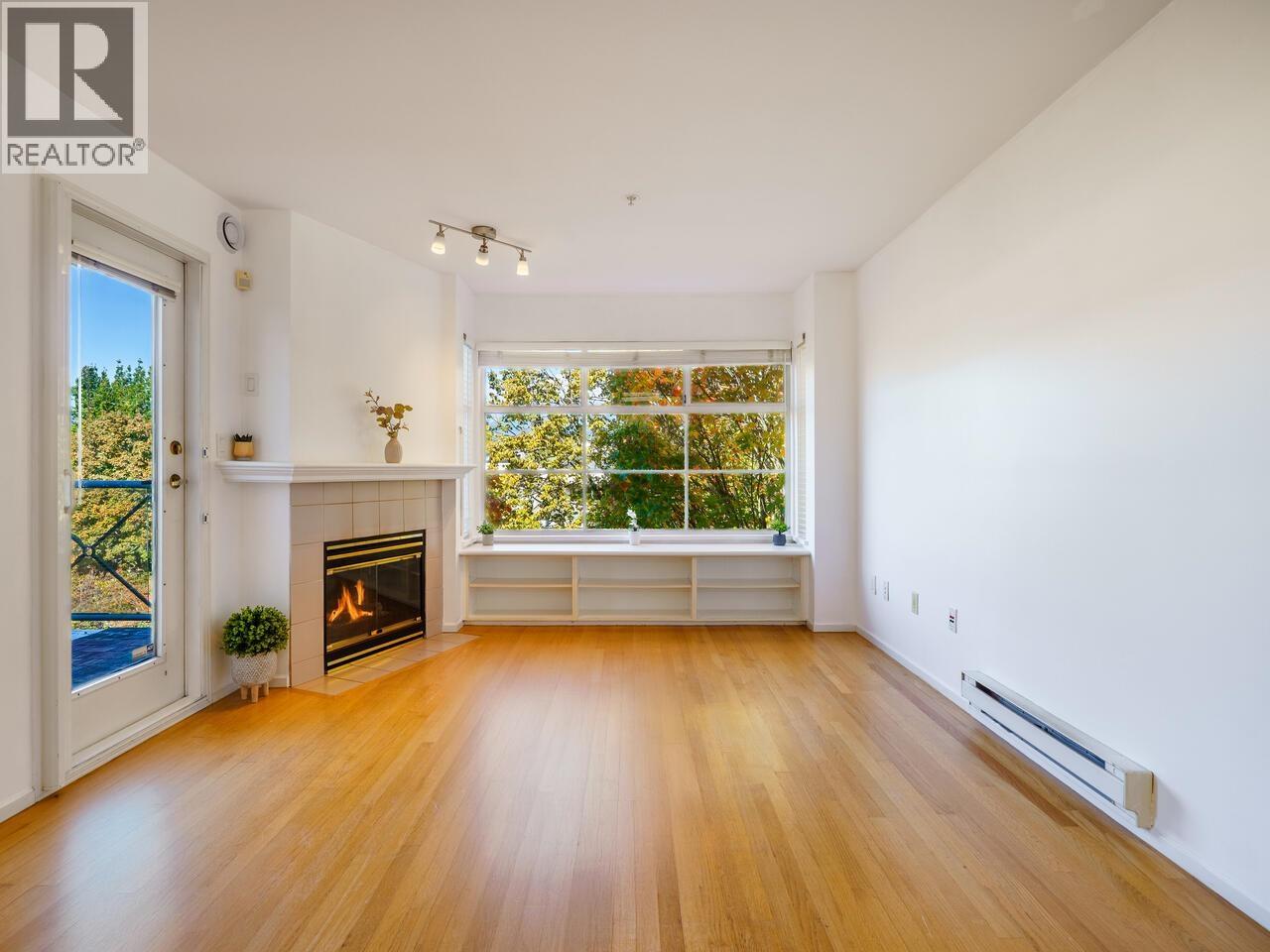 410 2388 Triumph Street, Vancouver, British Columbia  V5L 1L5 - Photo 3 - R3060558