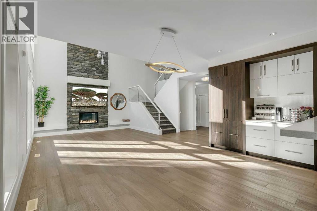 86 West Point Mews Sw, Calgary, Alberta  T3H 0X5 - Photo 6 - A2262618